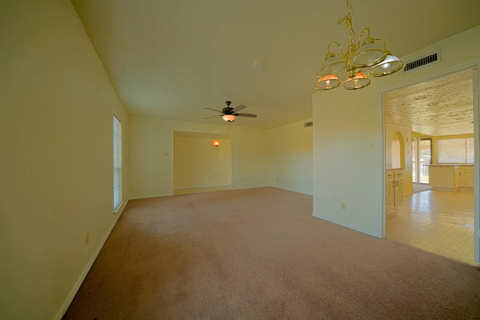 Single Family Residence For Rent in Dallas County , 6218 Fallbrook Drive, Garland, Texas 75043, 3 Bedroom, 2 Bathroom, 2 Garage spaces, 1,965 Sqft, built in 1977, mls#21393250, Real Estate Agent in Garland, Homes For Rent in Dallas county, Homes For Rent in Garland, Realtor in Garland Texas, Real Estate Brokerage Independent Realty Texas, Luminita Cordes Realtor