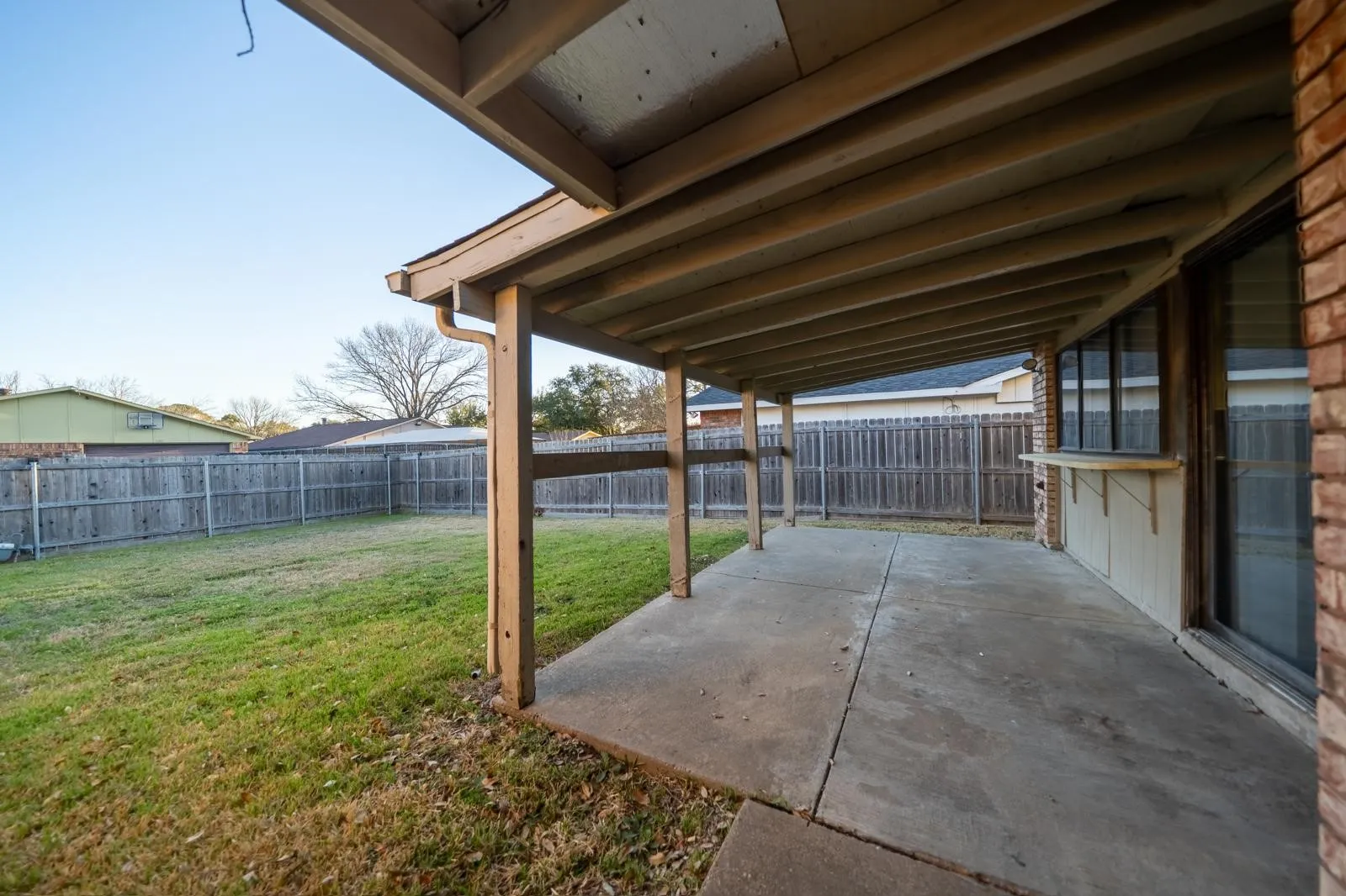 Single Family Residence For Rent in Dallas County , 6218 Fallbrook Drive, Garland, Texas 75043, 3 Bedroom, 2 Bathroom, 2 Garage spaces, 1,965 Sqft, built in 1977, mls#21393250, Real Estate Agent in Garland, Homes For Rent in Dallas county, Homes For Rent in Garland, Realtor in Garland Texas, Real Estate Brokerage Independent Realty Texas, Luminita Cordes Realtor
