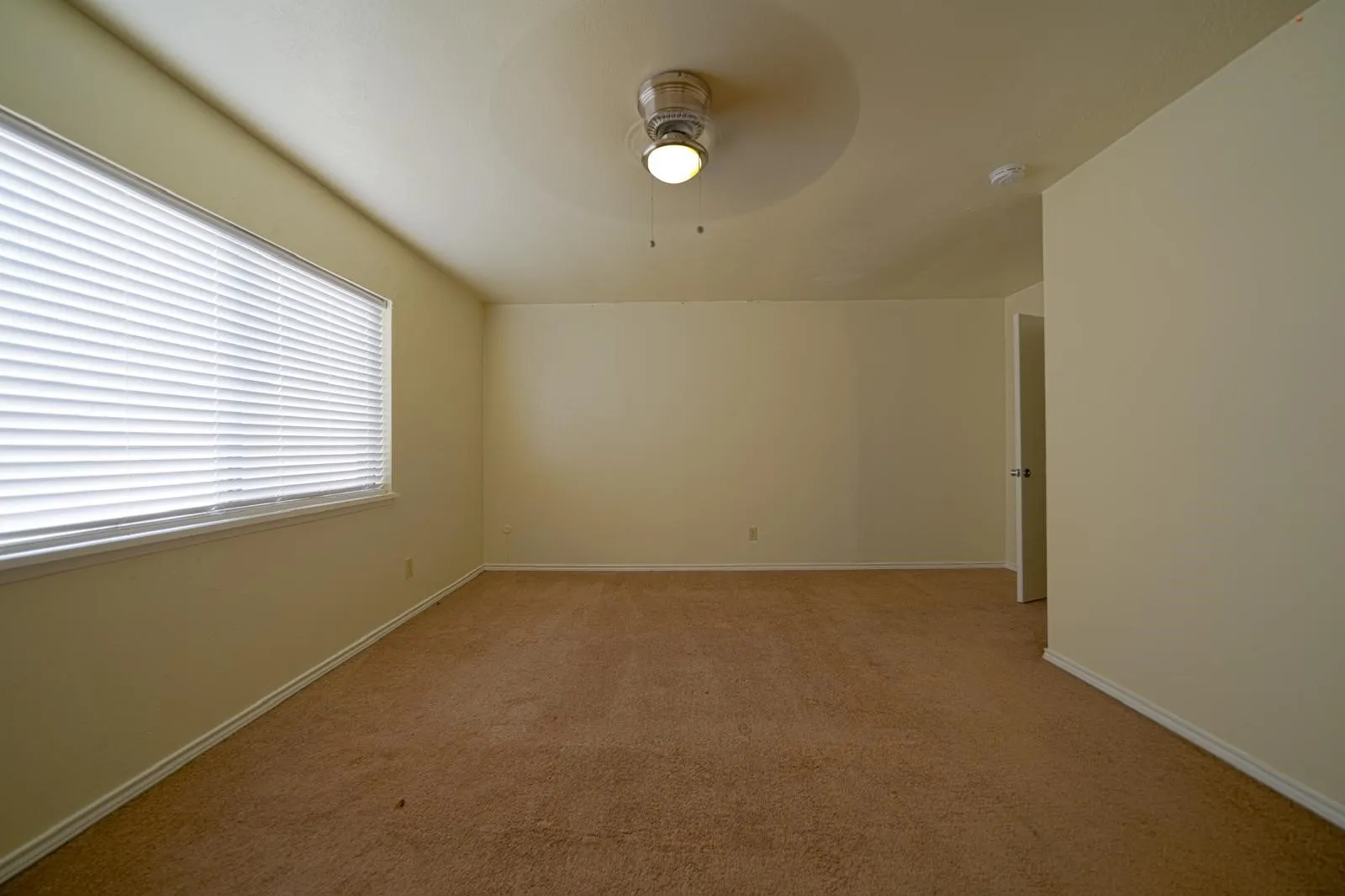 Single Family Residence For Rent in Dallas County , 6218 Fallbrook Drive, Garland, Texas 75043, 3 Bedroom, 2 Bathroom, 2 Garage spaces, 1,965 Sqft, built in 1977, mls#21393250, Real Estate Agent in Garland, Homes For Rent in Dallas county, Homes For Rent in Garland, Realtor in Garland Texas, Real Estate Brokerage Independent Realty Texas, Luminita Cordes Realtor