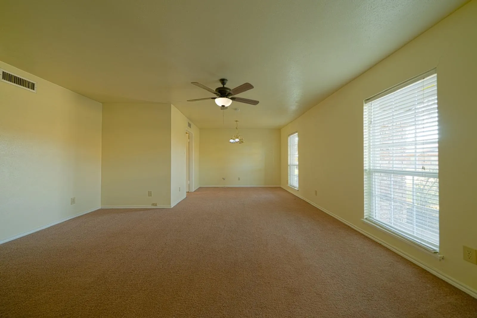 Single Family Residence For Rent in Dallas County , 6218 Fallbrook Drive, Garland, Texas 75043, 3 Bedroom, 2 Bathroom, 2 Garage spaces, 1,965 Sqft, built in 1977, mls#21393250, Real Estate Agent in Garland, Homes For Rent in Dallas county, Homes For Rent in Garland, Realtor in Garland Texas, Real Estate Brokerage Independent Realty Texas, Luminita Cordes Realtor