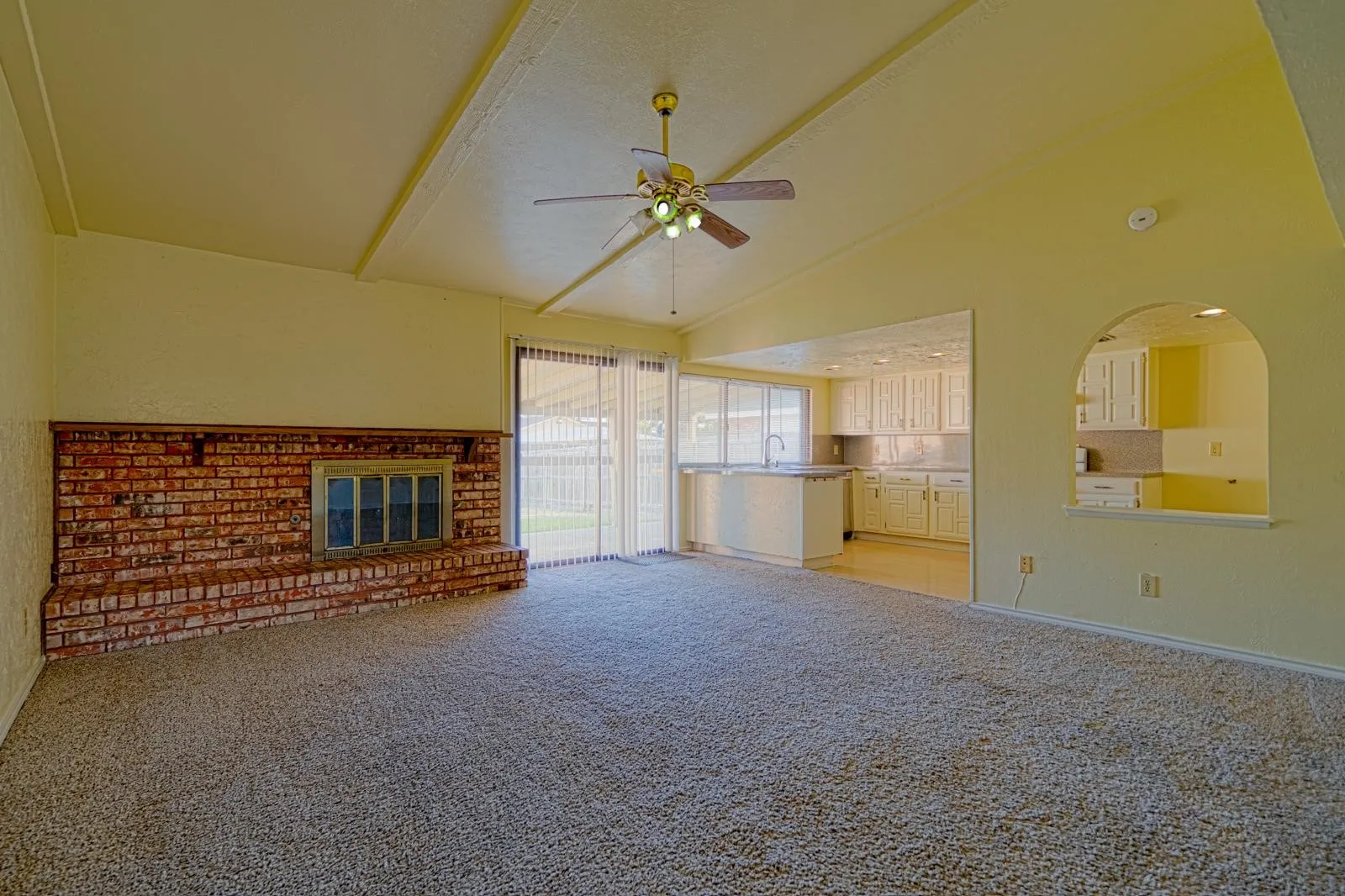 Single Family Residence For Rent in Dallas County , 6218 Fallbrook Drive, Garland, Texas 75043, 3 Bedroom, 2 Bathroom, 2 Garage spaces, 1,965 Sqft, built in 1977, mls#21393250, Real Estate Agent in Garland, Homes For Rent in Dallas county, Homes For Rent in Garland, Realtor in Garland Texas, Real Estate Brokerage Independent Realty Texas, Luminita Cordes Realtor