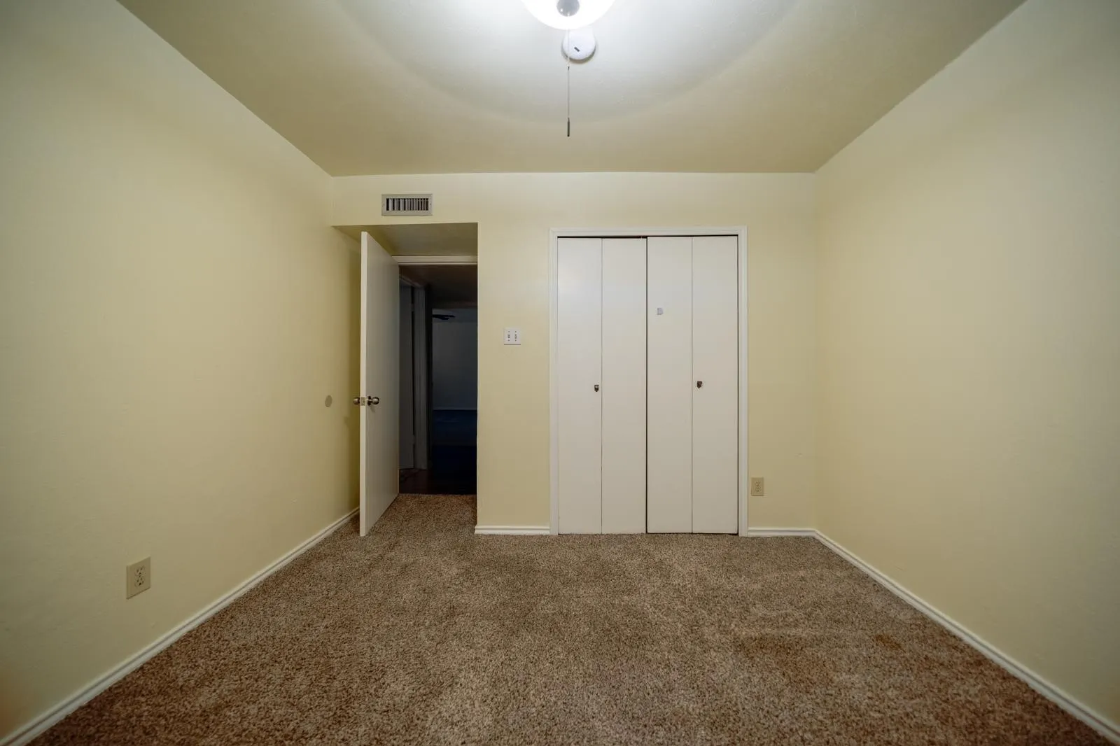 Single Family Residence For Rent in Dallas County , 6218 Fallbrook Drive, Garland, Texas 75043, 3 Bedroom, 2 Bathroom, 2 Garage spaces, 1,965 Sqft, built in 1977, mls#21393250, Real Estate Agent in Garland, Homes For Rent in Dallas county, Homes For Rent in Garland, Realtor in Garland Texas, Real Estate Brokerage Independent Realty Texas, Luminita Cordes Realtor