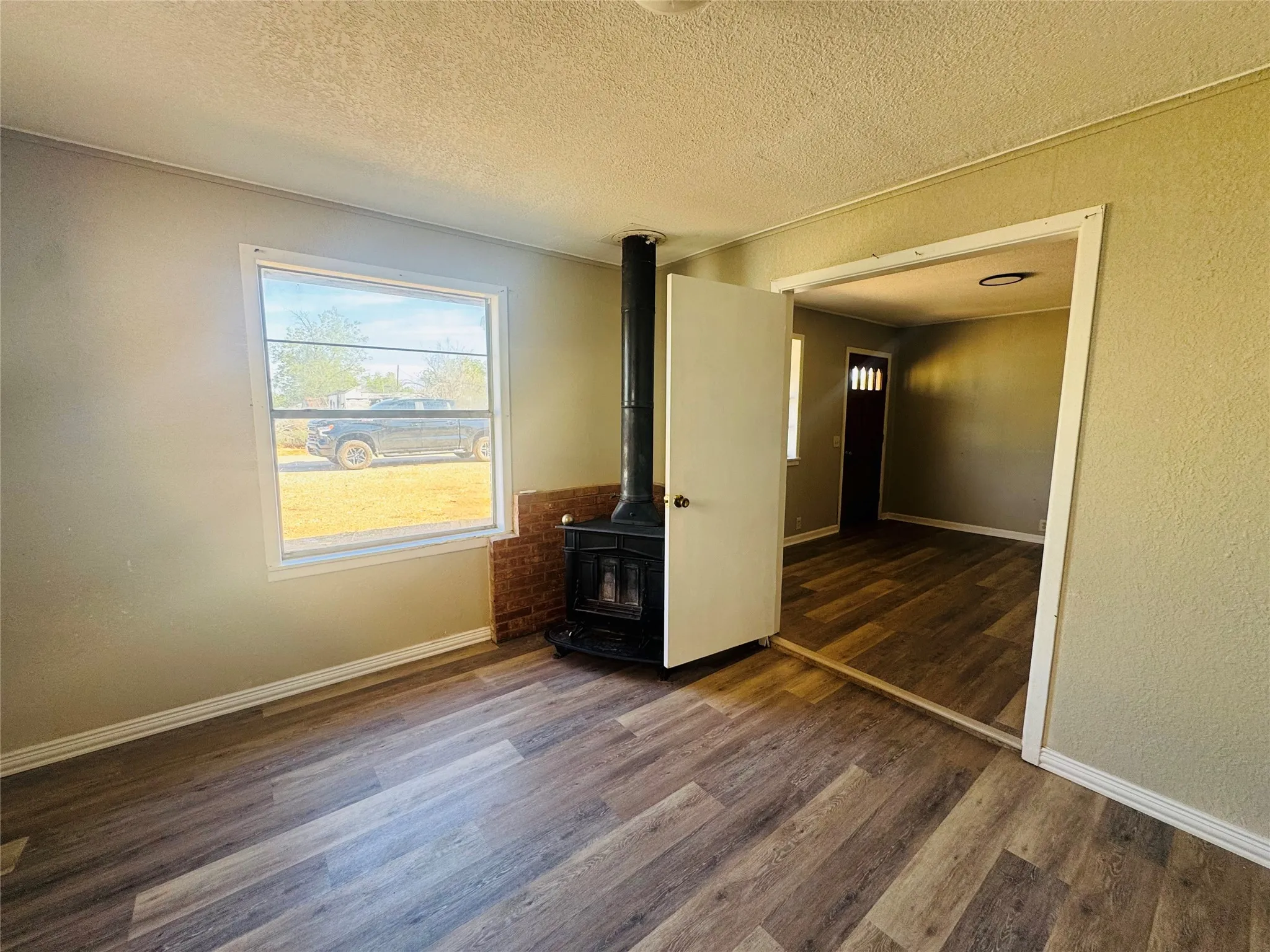 Single Family Residence For Sale in Haskell County , 601 6th Avenue, Rochester, Texas 79544, 3 Bedroom, 1 Bathroom, Garage spaces, 1,296 Sqft, built in 1970, mls#21393162, Real Estate Agent in Rochester, Homes For Sale in Haskell county, Homes For Sale in Rochester, Realtor in Rochester Texas, Real Estate Brokerage Independent Realty Texas, Luminita Cordes Realtor
