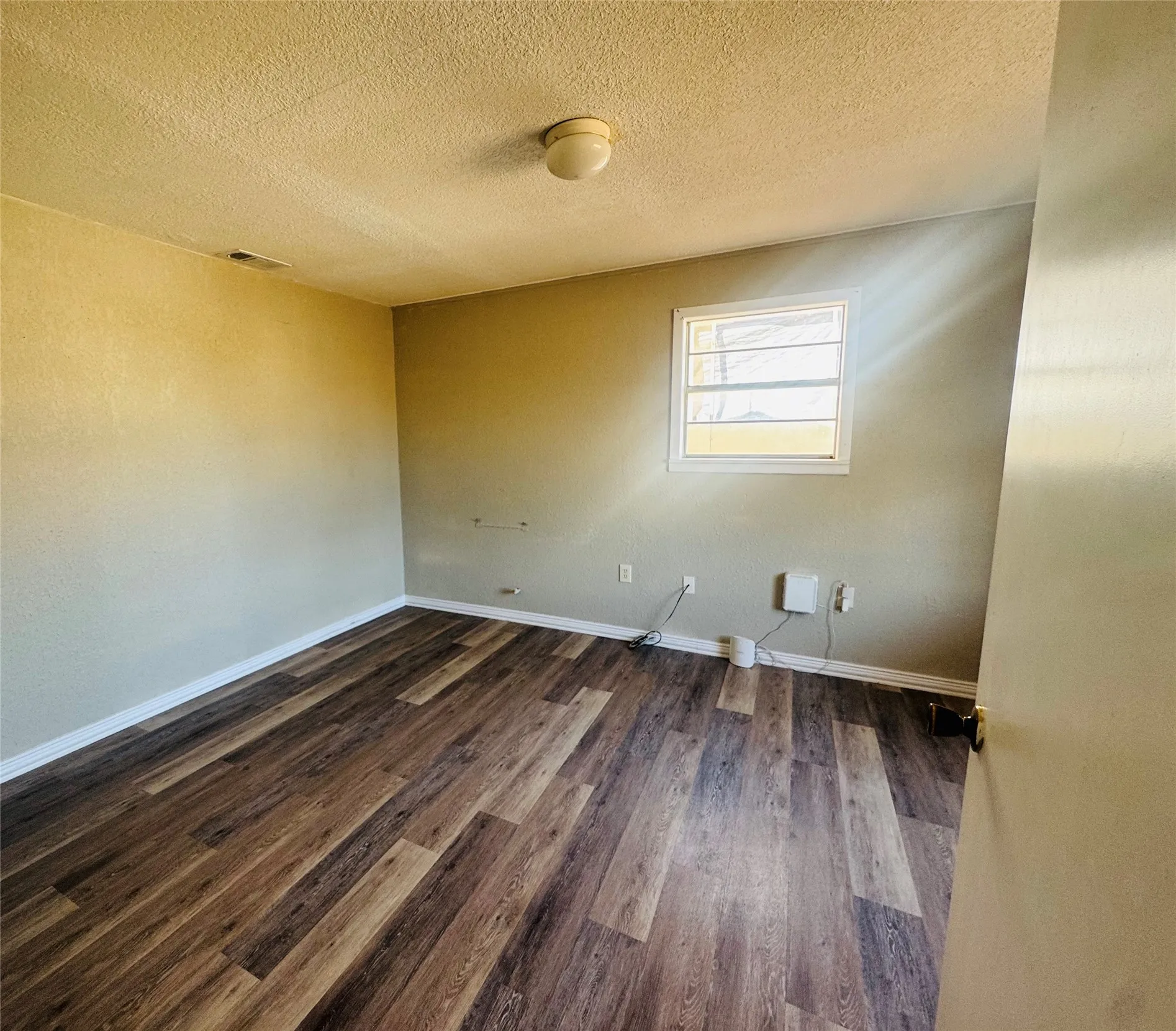 Single Family Residence For Sale in Haskell County , 601 6th Avenue, Rochester, Texas 79544, 3 Bedroom, 1 Bathroom, Garage spaces, 1,296 Sqft, built in 1970, mls#21393162, Real Estate Agent in Rochester, Homes For Sale in Haskell county, Homes For Sale in Rochester, Realtor in Rochester Texas, Real Estate Brokerage Independent Realty Texas, Luminita Cordes Realtor