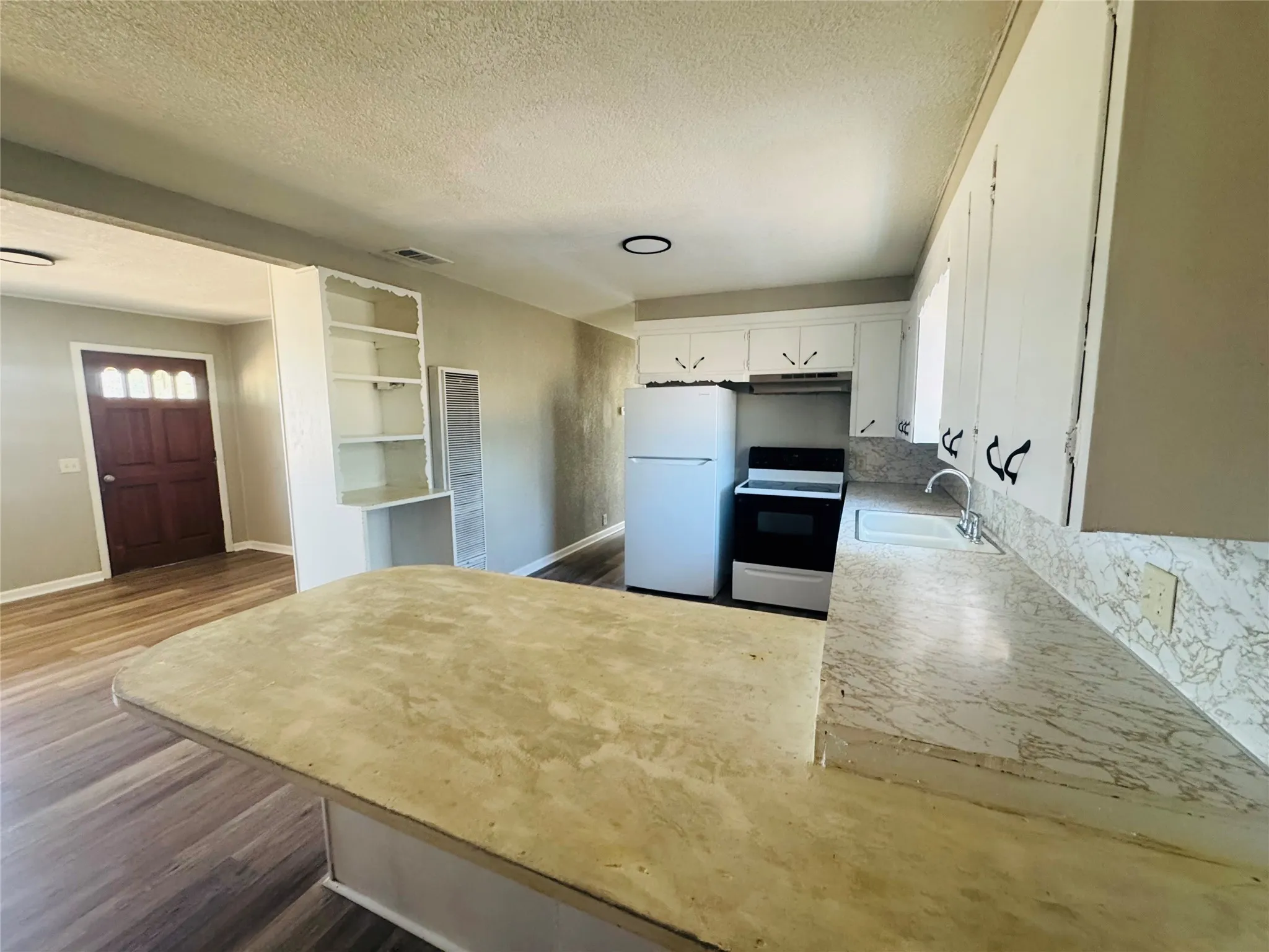 Single Family Residence For Sale in Haskell County , 601 6th Avenue, Rochester, Texas 79544, 3 Bedroom, 1 Bathroom, Garage spaces, 1,296 Sqft, built in 1970, mls#21393162, Real Estate Agent in Rochester, Homes For Sale in Haskell county, Homes For Sale in Rochester, Realtor in Rochester Texas, Real Estate Brokerage Independent Realty Texas, Luminita Cordes Realtor