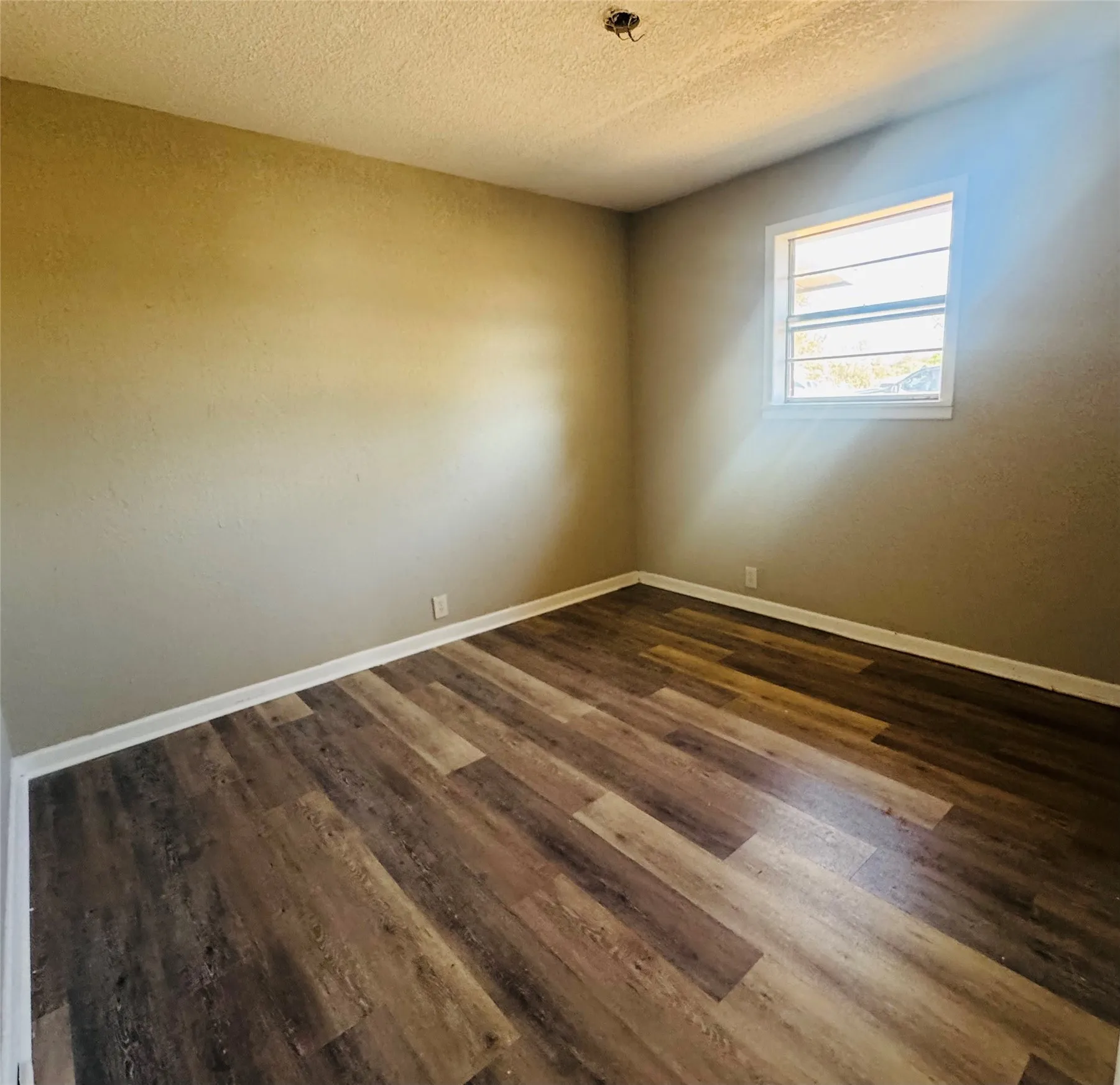 Single Family Residence For Sale in Haskell County , 601 6th Avenue, Rochester, Texas 79544, 3 Bedroom, 1 Bathroom, Garage spaces, 1,296 Sqft, built in 1970, mls#21393162, Real Estate Agent in Rochester, Homes For Sale in Haskell county, Homes For Sale in Rochester, Realtor in Rochester Texas, Real Estate Brokerage Independent Realty Texas, Luminita Cordes Realtor