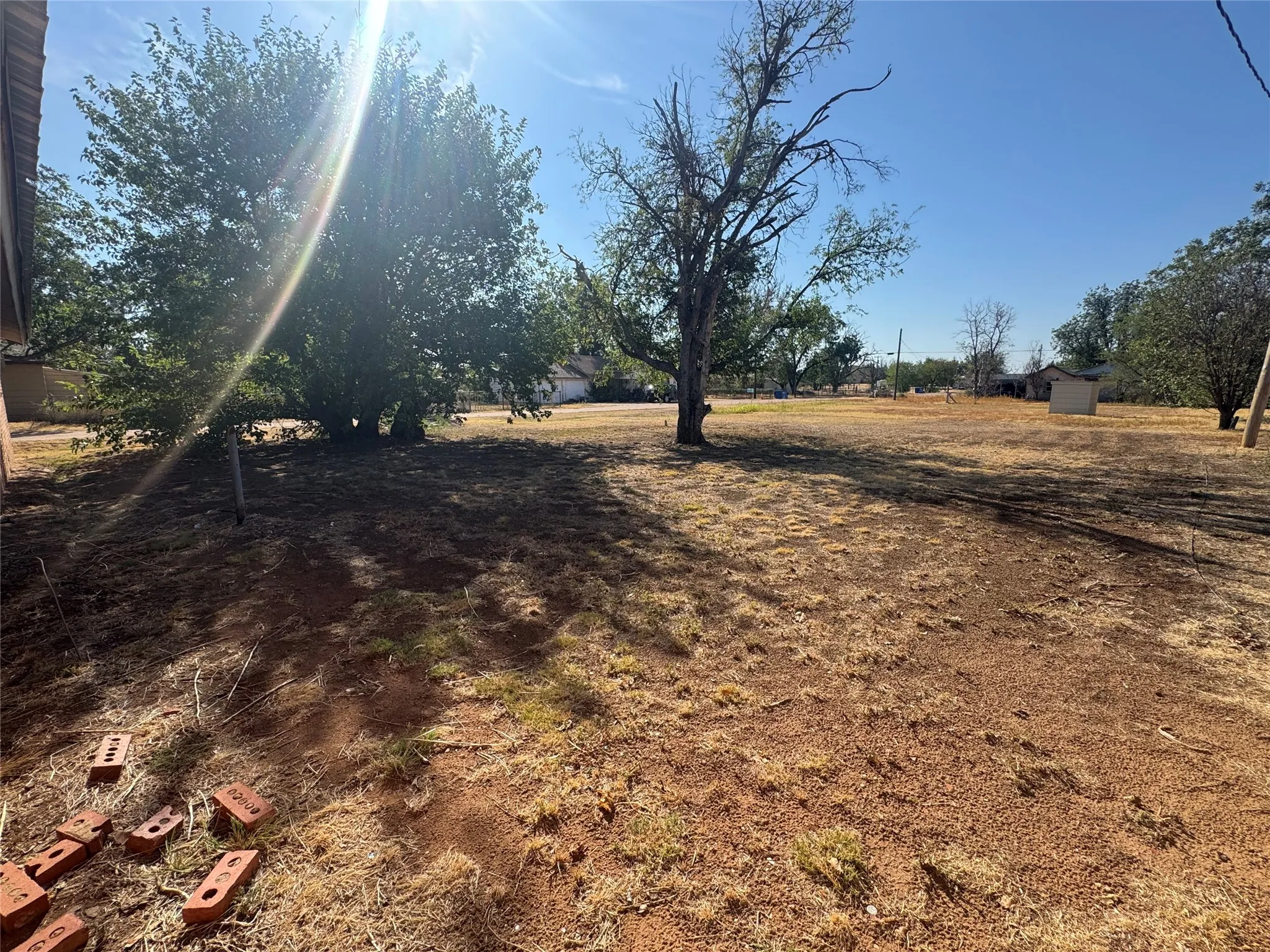 Single Family Residence For Sale in Haskell County , 601 6th Avenue, Rochester, Texas 79544, 3 Bedroom, 1 Bathroom, Garage spaces, 1,296 Sqft, built in 1970, mls#21393162, Real Estate Agent in Rochester, Homes For Sale in Haskell county, Homes For Sale in Rochester, Realtor in Rochester Texas, Real Estate Brokerage Independent Realty Texas, Luminita Cordes Realtor