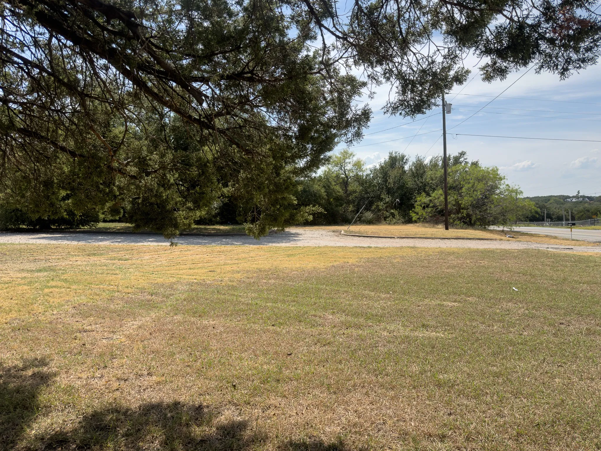Single Family Residence For Sale in Palo Pinto County , 3304 Fm 1821, Mineral Wells, Texas 76067, 3 Bedroom, 2 Bathroom, Garage spaces, 1,535 Sqft, built in 1949, mls#21393262, Real Estate Agent in Mineral Wells, Homes For Sale in Palo Pinto county, Homes For Sale in Mineral Wells, Realtor in Mineral Wells Texas, Real Estate Brokerage Independent Realty Texas, Luminita Cordes Realtor