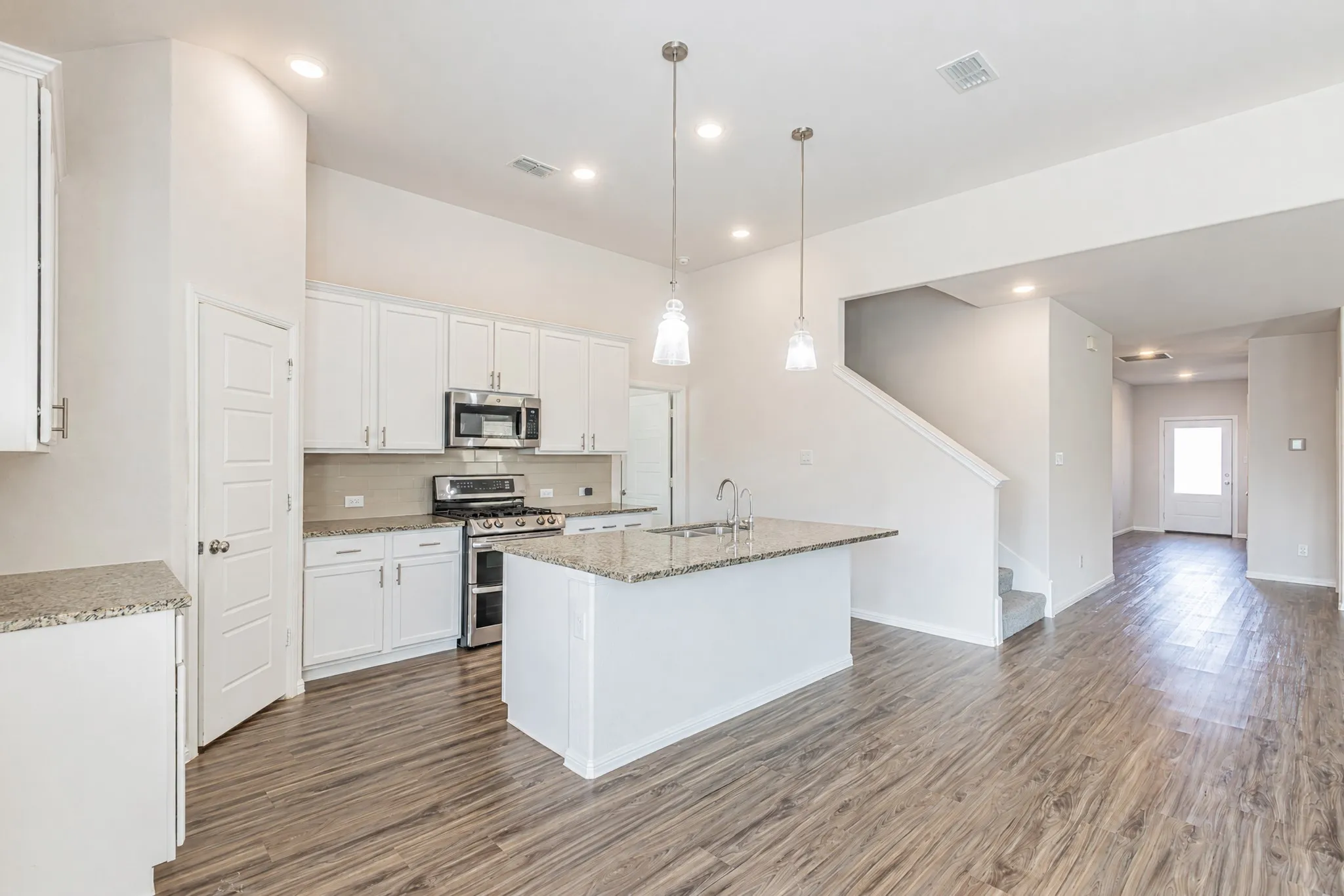 Single Family Residence For Sale in Denton County , 6010 Pensby Drive, Celina, Texas 76227, 4 Bedroom, 4 Bathroom, 2 Garage spaces, 2,921 Sqft, built in 2020, mls#21391780, Real Estate Agent in Celina, Homes For Sale in Denton county, Homes For Sale in Celina, Realtor in Celina Texas, Real Estate Brokerage Independent Realty Texas, Luminita Cordes Realtor