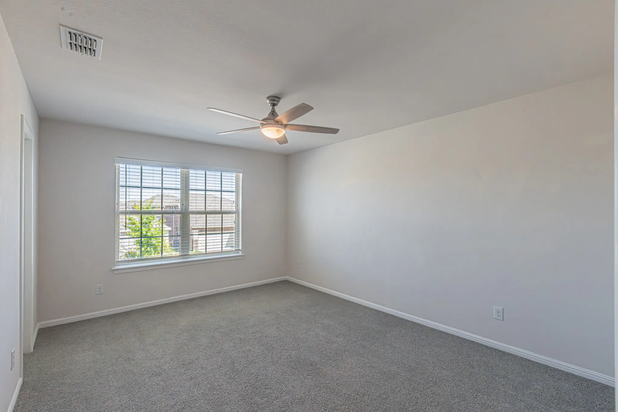 Single Family Residence For Sale in Denton County , 6010 Pensby Drive, Celina, Texas 76227, 4 Bedroom, 4 Bathroom, 2 Garage spaces, 2,921 Sqft, built in 2020, mls#21391780, Real Estate Agent in Celina, Homes For Sale in Denton county, Homes For Sale in Celina, Realtor in Celina Texas, Real Estate Brokerage Independent Realty Texas, Luminita Cordes Realtor