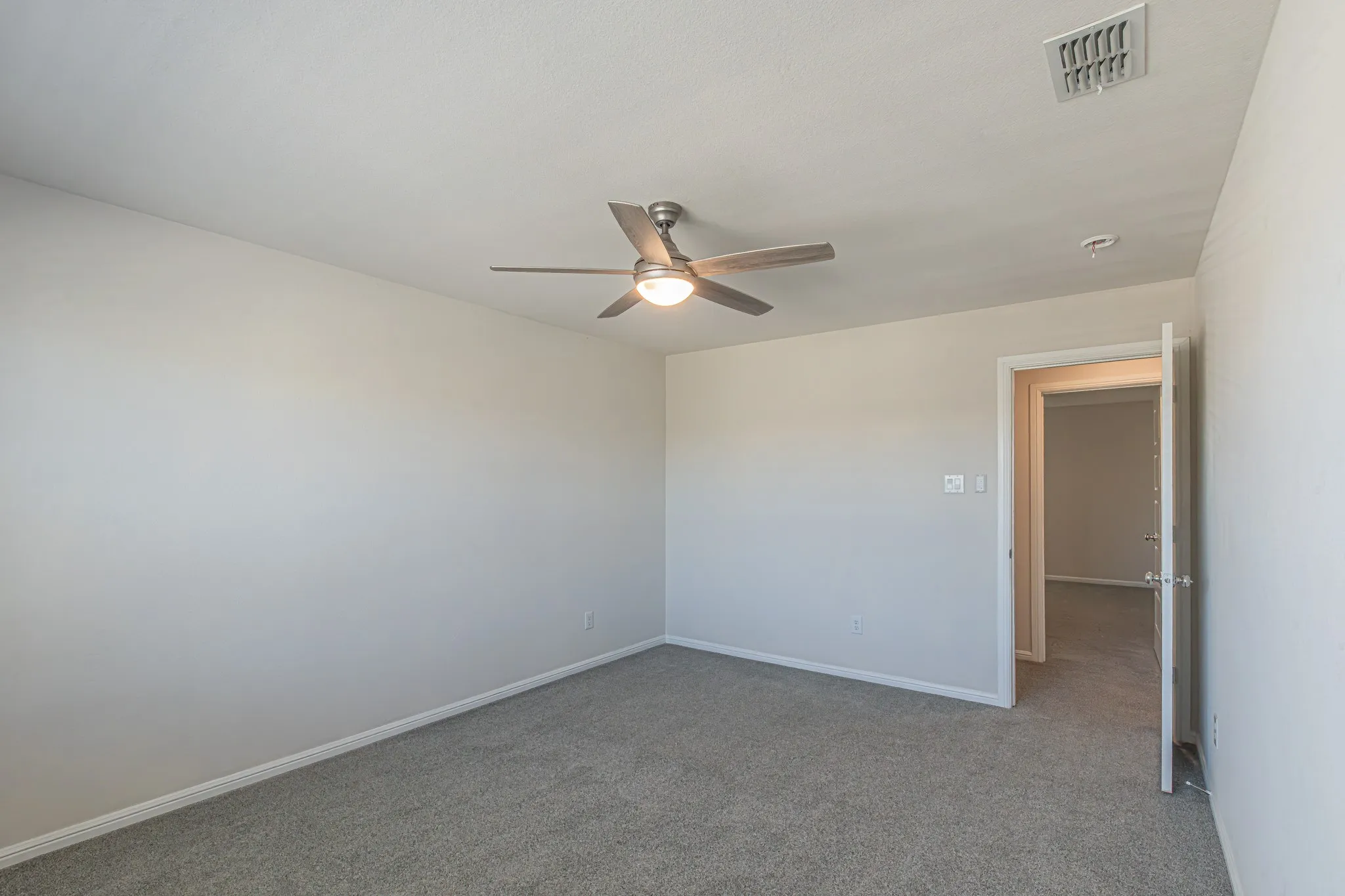 Single Family Residence For Sale in Denton County , 6010 Pensby Drive, Celina, Texas 76227, 4 Bedroom, 4 Bathroom, 2 Garage spaces, 2,921 Sqft, built in 2020, mls#21391780, Real Estate Agent in Celina, Homes For Sale in Denton county, Homes For Sale in Celina, Realtor in Celina Texas, Real Estate Brokerage Independent Realty Texas, Luminita Cordes Realtor