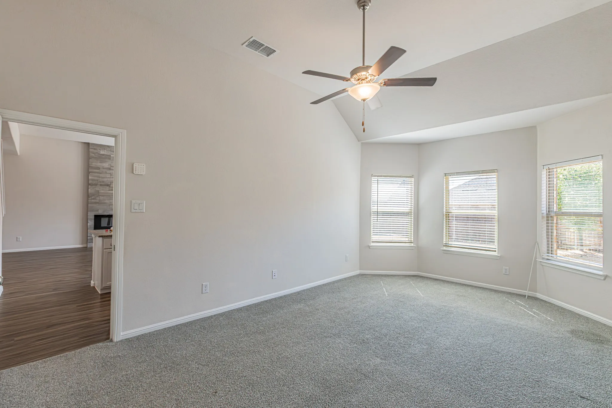 Single Family Residence For Sale in Denton County , 6010 Pensby Drive, Celina, Texas 76227, 4 Bedroom, 4 Bathroom, 2 Garage spaces, 2,921 Sqft, built in 2020, mls#21391780, Real Estate Agent in Celina, Homes For Sale in Denton county, Homes For Sale in Celina, Realtor in Celina Texas, Real Estate Brokerage Independent Realty Texas, Luminita Cordes Realtor