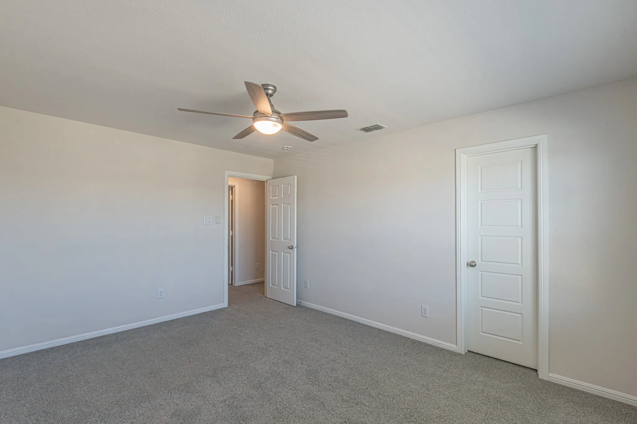 Single Family Residence For Sale in Denton County , 6010 Pensby Drive, Celina, Texas 76227, 4 Bedroom, 4 Bathroom, 2 Garage spaces, 2,921 Sqft, built in 2020, mls#21391780, Real Estate Agent in Celina, Homes For Sale in Denton county, Homes For Sale in Celina, Realtor in Celina Texas, Real Estate Brokerage Independent Realty Texas, Luminita Cordes Realtor