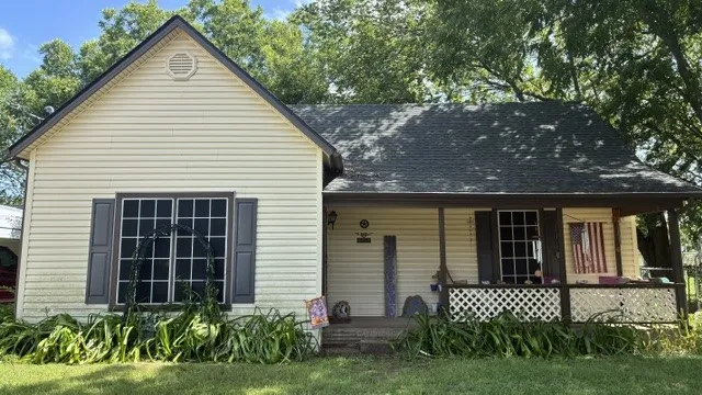 Retail For Sale in Johnson County , 102 E 14th Street, Joshua, Texas 76058, 0, 0, Garage spaces, 0 Sqft, built in 0, mls#21392987, Real Estate Agent in Joshua, Homes For Sale in Johnson county, Homes For Sale in Joshua, Realtor in Joshua Texas, Real Estate Brokerage Independent Realty Texas, Luminita Cordes Realtor
