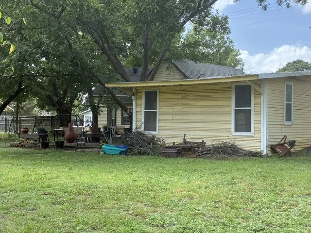 Retail For Sale in Johnson County , 102 E 14th Street, Joshua, Texas 76058, 0, 0, Garage spaces, 0 Sqft, built in 0, mls#21392987, Real Estate Agent in Joshua, Homes For Sale in Johnson county, Homes For Sale in Joshua, Realtor in Joshua Texas, Real Estate Brokerage Independent Realty Texas, Luminita Cordes Realtor