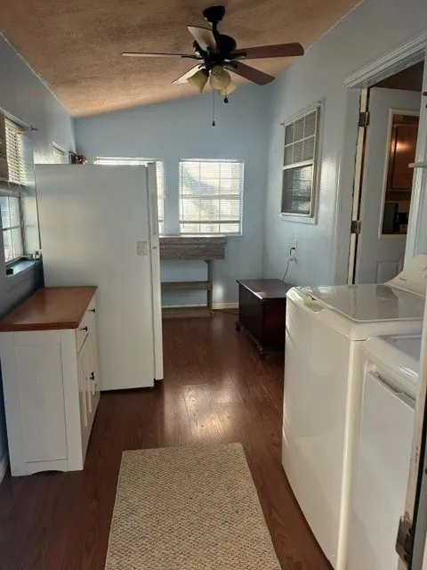 Retail For Sale in Johnson County , 102 E 14th Street, Joshua, Texas 76058, 0, 0, Garage spaces, 0 Sqft, built in 0, mls#21392987, Real Estate Agent in Joshua, Homes For Sale in Johnson county, Homes For Sale in Joshua, Realtor in Joshua Texas, Real Estate Brokerage Independent Realty Texas, Luminita Cordes Realtor