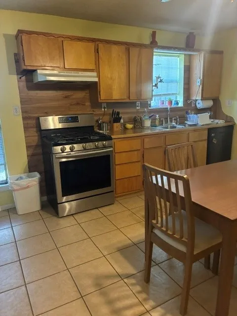 Retail For Sale in Johnson County , 102 E 14th Street, Joshua, Texas 76058, 0, 0, Garage spaces, 0 Sqft, built in 0, mls#21392987, Real Estate Agent in Joshua, Homes For Sale in Johnson county, Homes For Sale in Joshua, Realtor in Joshua Texas, Real Estate Brokerage Independent Realty Texas, Luminita Cordes Realtor