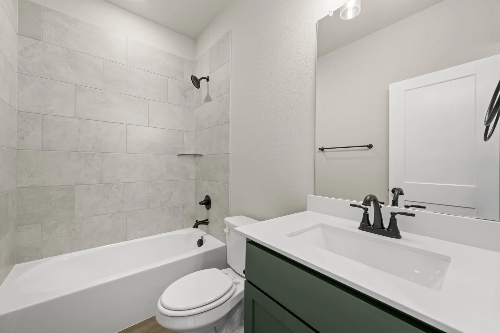 7_6900 Deadwood- Bathroom-1