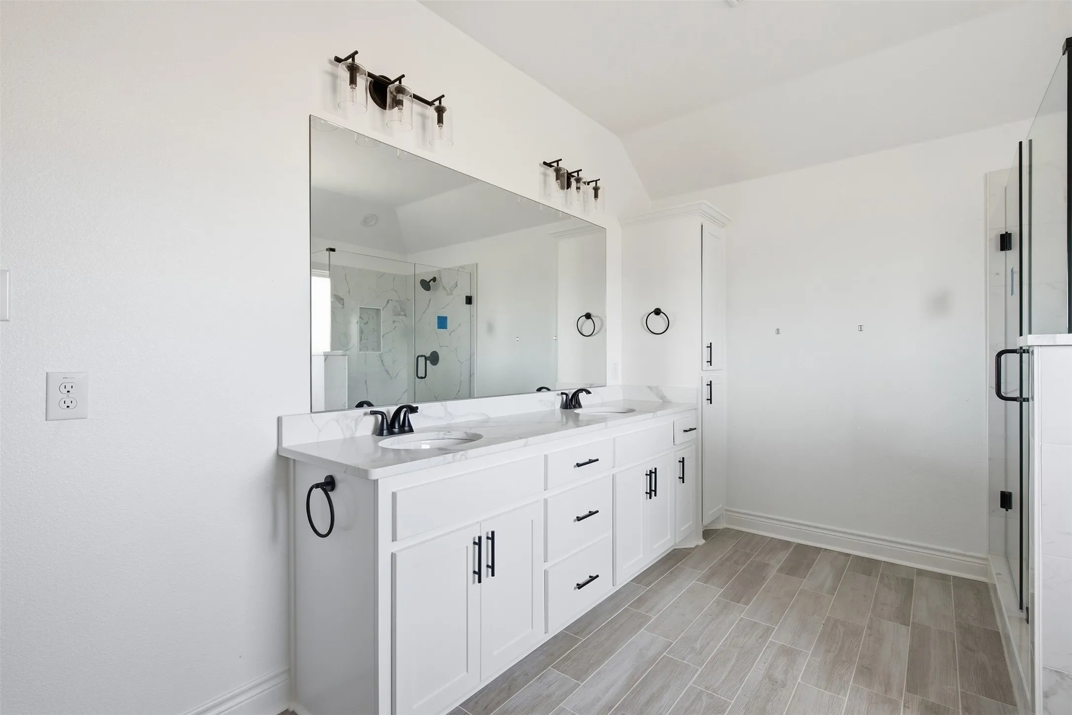 Single Family Residence For Sale in Hunt County , 225 Trevor Lane, Greenville, Texas 75402, 3 Bedroom, 2 Bathroom, 3 Garage spaces, 1,800 Sqft, built in 2025, mls#21393276, Real Estate Agent in Greenville, Homes For Sale in Hunt county, Homes For Sale in Greenville, Realtor in Greenville Texas, Real Estate Brokerage Independent Realty Texas, Luminita Cordes Realtor