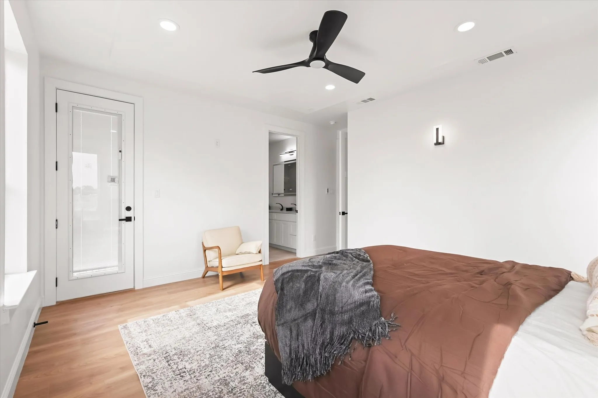 Single Family Residence For Sale in Denton County , 5204 Gibson Drive, The Colony, Texas 75056, 4 Bedroom, 5 Bathroom, 2 Garage spaces, 2,598 Sqft, built in 2025, mls#21392446, Real Estate Agent in The Colony, Homes For Sale in Denton county, Homes For Sale in The Colony, Realtor in The Colony Texas, Real Estate Brokerage Independent Realty Texas, Luminita Cordes Realtor
