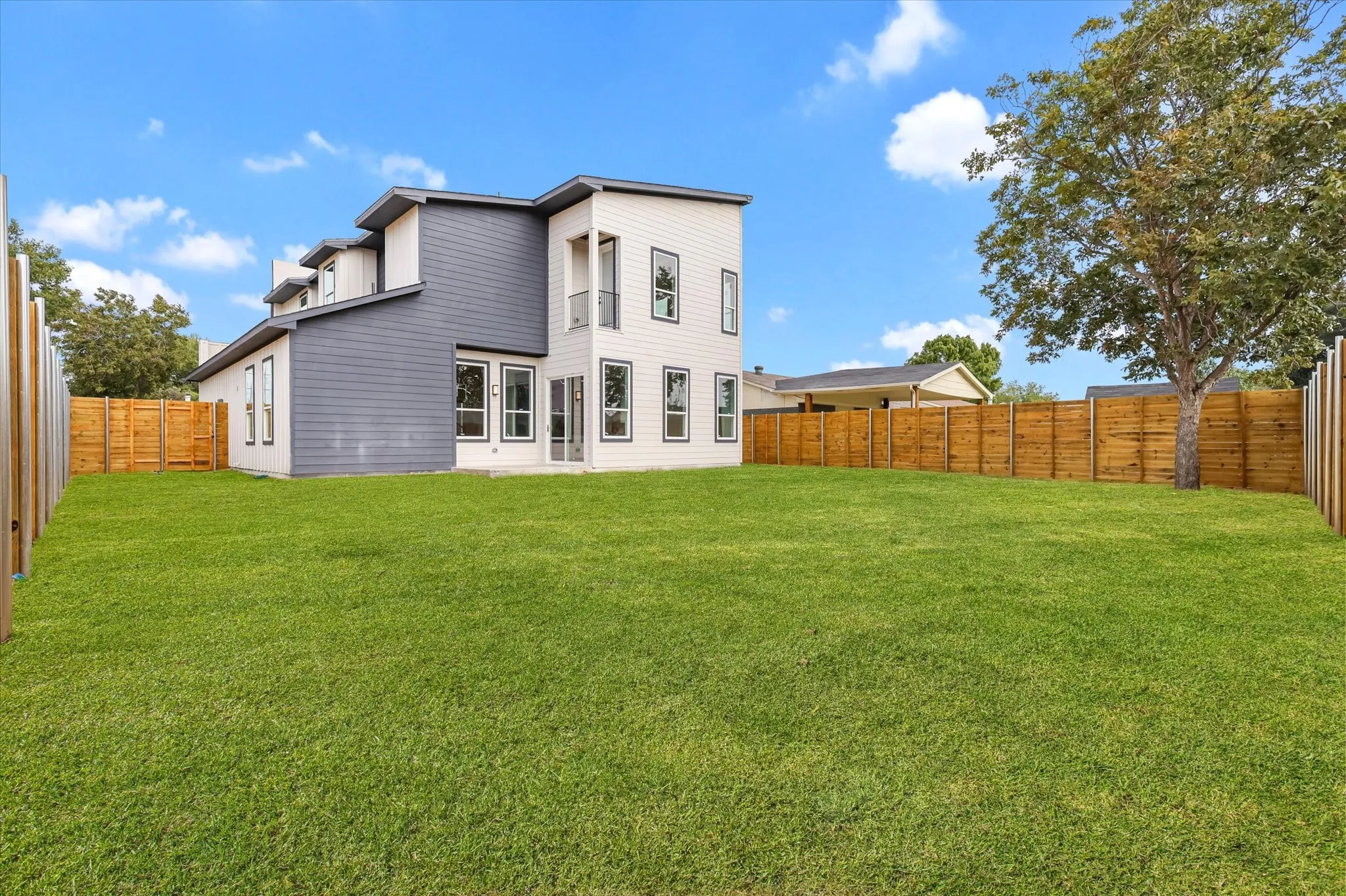 Single Family Residence For Sale in Denton County , 5204 Gibson Drive, The Colony, Texas 75056, 4 Bedroom, 5 Bathroom, 2 Garage spaces, 2,598 Sqft, built in 2025, mls#21392446, Real Estate Agent in The Colony, Homes For Sale in Denton county, Homes For Sale in The Colony, Realtor in The Colony Texas, Real Estate Brokerage Independent Realty Texas, Luminita Cordes Realtor