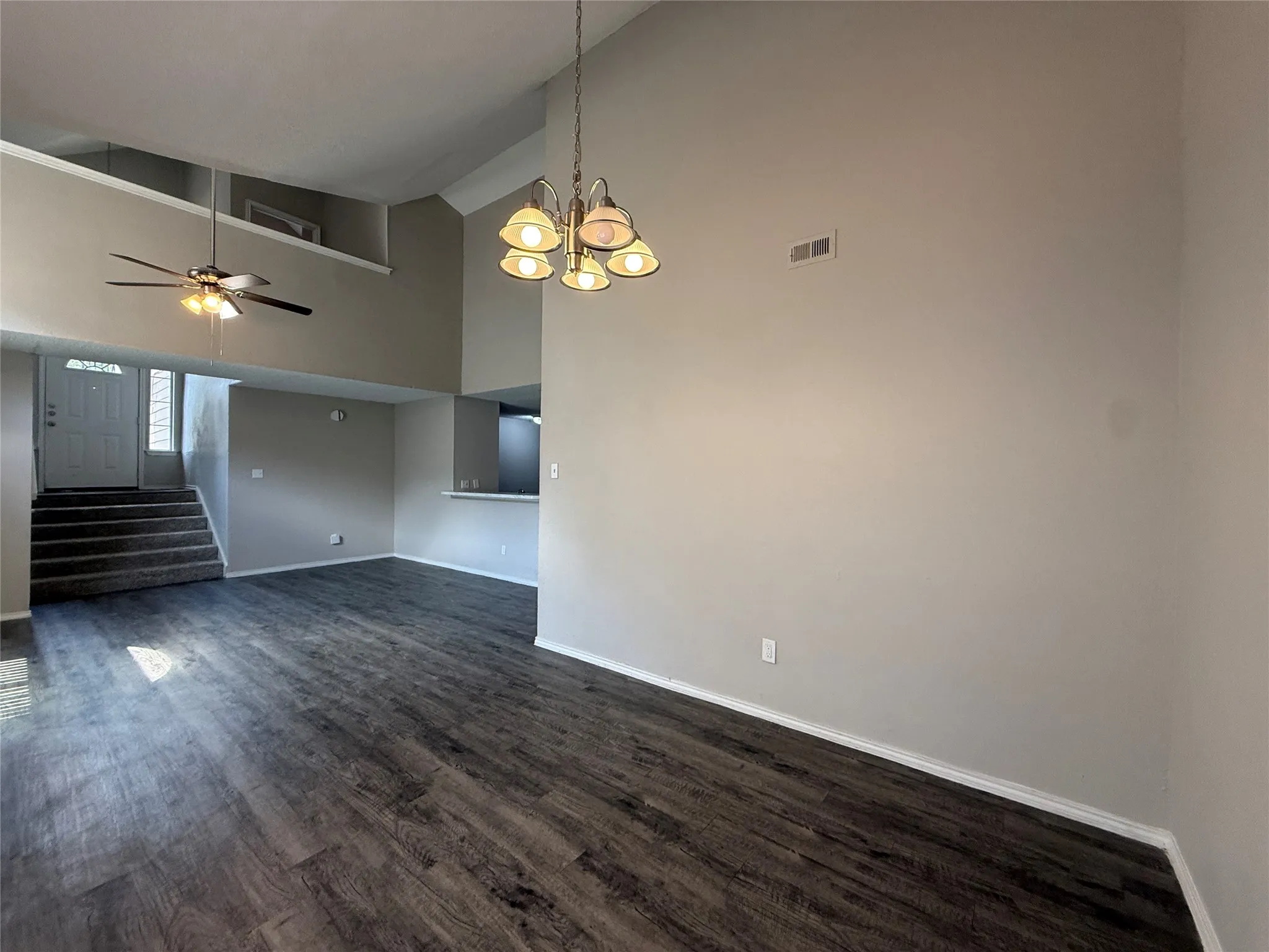 Single Family Residence For Rent in Dallas County , 4307 Scarsdale Lane, Dallas, Texas 75227, 3 Bedroom, 2 Bathroom, 2 Garage spaces, 1,600 Sqft, built in 1987, mls#21393288, Real Estate Agent in Dallas, Homes For Rent in Dallas county, Homes For Rent in Dallas, Realtor in Dallas Texas, Real Estate Brokerage Independent Realty Texas, Luminita Cordes Realtor