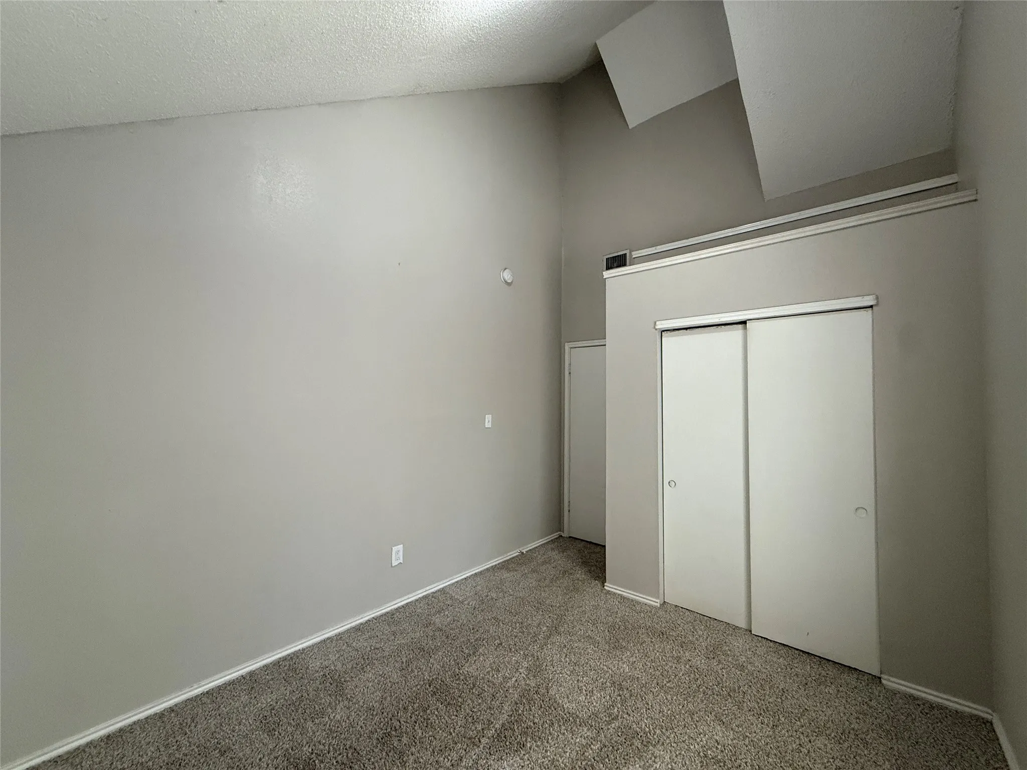 Single Family Residence For Rent in Dallas County , 4307 Scarsdale Lane, Dallas, Texas 75227, 3 Bedroom, 2 Bathroom, 2 Garage spaces, 1,600 Sqft, built in 1987, mls#21393288, Real Estate Agent in Dallas, Homes For Rent in Dallas county, Homes For Rent in Dallas, Realtor in Dallas Texas, Real Estate Brokerage Independent Realty Texas, Luminita Cordes Realtor
