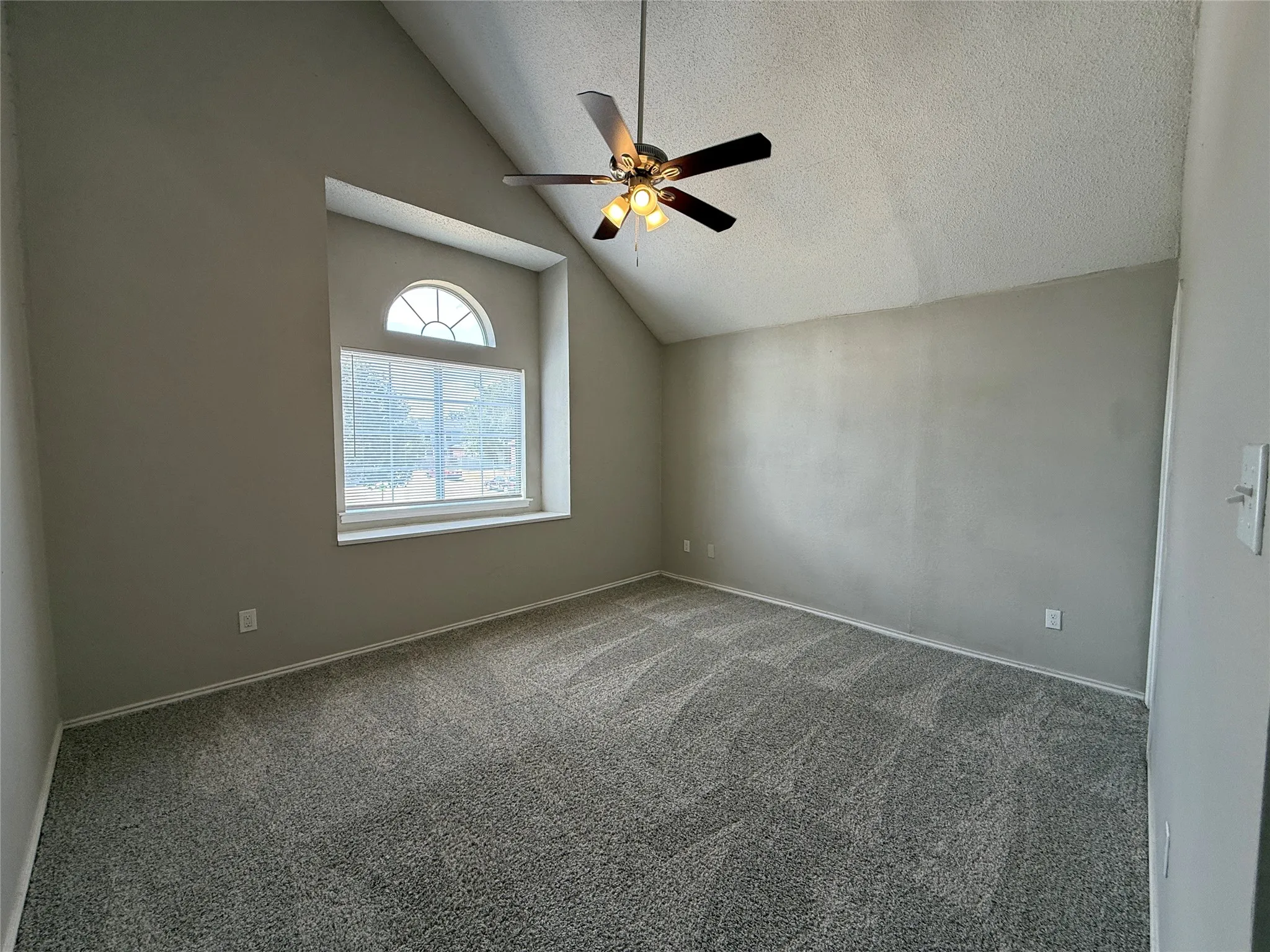 Single Family Residence For Rent in Dallas County , 4307 Scarsdale Lane, Dallas, Texas 75227, 3 Bedroom, 2 Bathroom, 2 Garage spaces, 1,600 Sqft, built in 1987, mls#21393288, Real Estate Agent in Dallas, Homes For Rent in Dallas county, Homes For Rent in Dallas, Realtor in Dallas Texas, Real Estate Brokerage Independent Realty Texas, Luminita Cordes Realtor