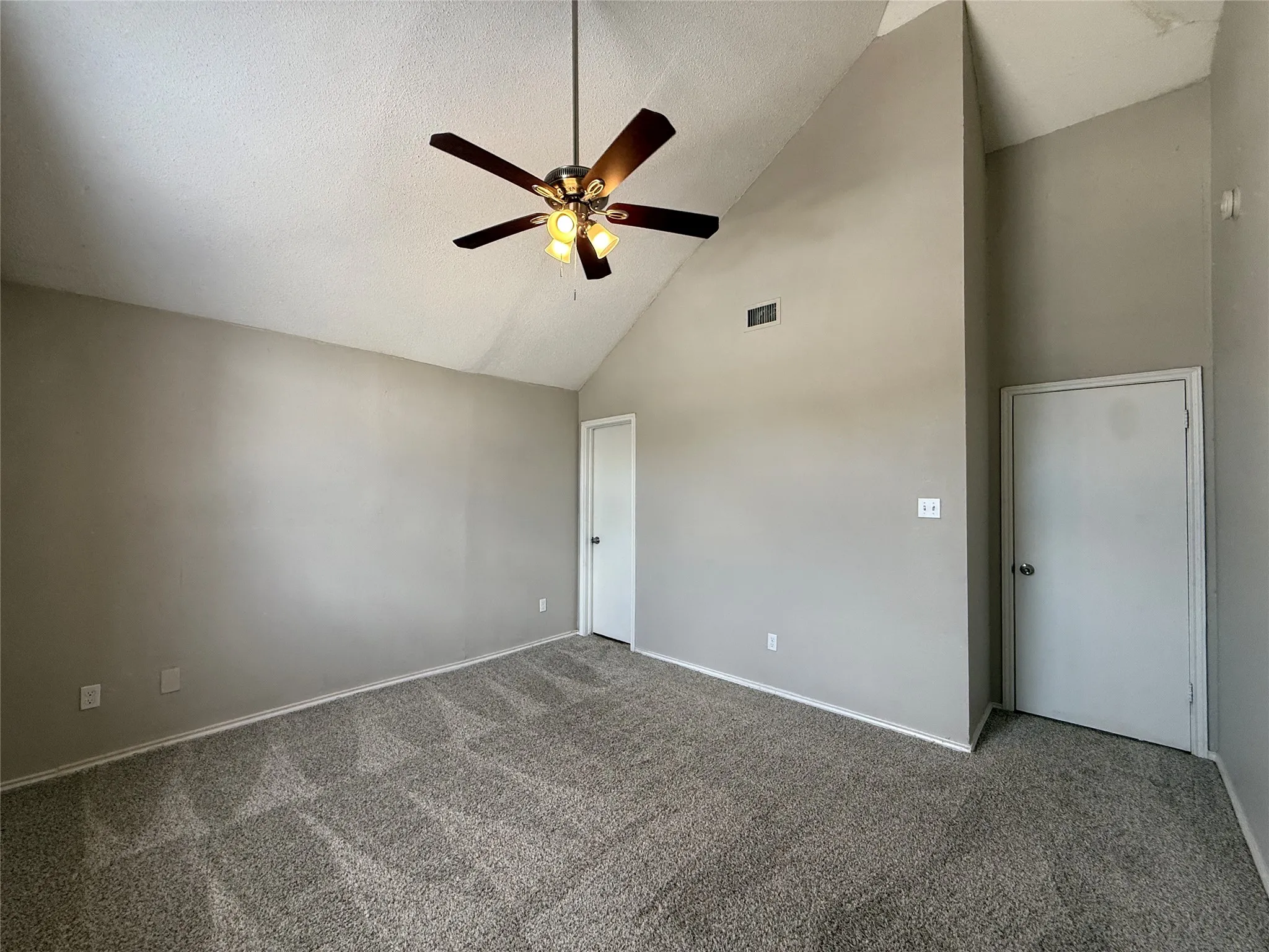 Single Family Residence For Rent in Dallas County , 4307 Scarsdale Lane, Dallas, Texas 75227, 3 Bedroom, 2 Bathroom, 2 Garage spaces, 1,600 Sqft, built in 1987, mls#21393288, Real Estate Agent in Dallas, Homes For Rent in Dallas county, Homes For Rent in Dallas, Realtor in Dallas Texas, Real Estate Brokerage Independent Realty Texas, Luminita Cordes Realtor