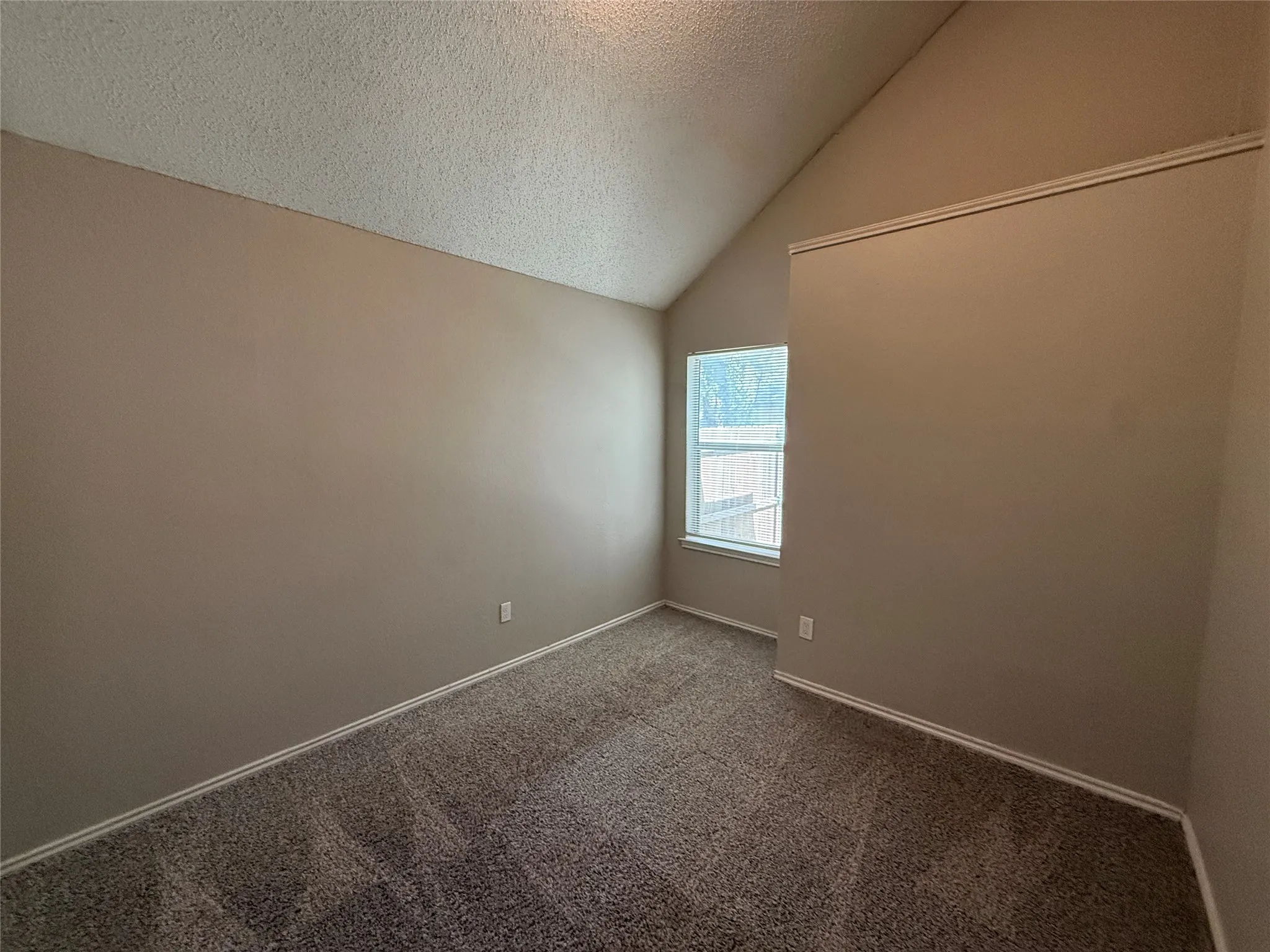Single Family Residence For Rent in Dallas County , 4307 Scarsdale Lane, Dallas, Texas 75227, 3 Bedroom, 2 Bathroom, 2 Garage spaces, 1,600 Sqft, built in 1987, mls#21393288, Real Estate Agent in Dallas, Homes For Rent in Dallas county, Homes For Rent in Dallas, Realtor in Dallas Texas, Real Estate Brokerage Independent Realty Texas, Luminita Cordes Realtor