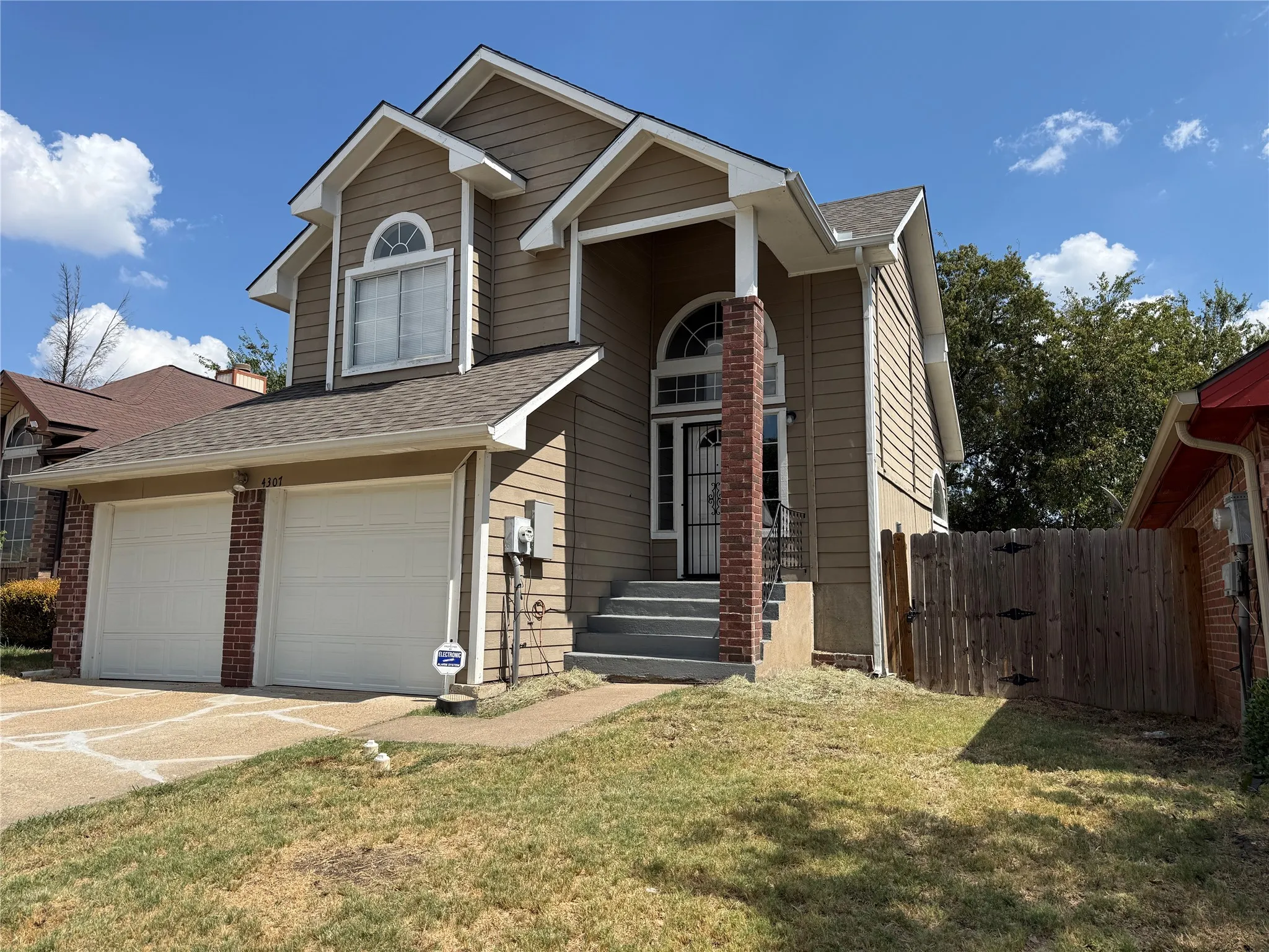 Single Family Residence For Rent in Dallas County , 4307 Scarsdale Lane, Dallas, Texas 75227, 3 Bedroom, 2 Bathroom, 2 Garage spaces, 1,600 Sqft, built in 1987, mls#21393288, Real Estate Agent in Dallas, Homes For Rent in Dallas county, Homes For Rent in Dallas, Realtor in Dallas Texas, Real Estate Brokerage Independent Realty Texas, Luminita Cordes Realtor
