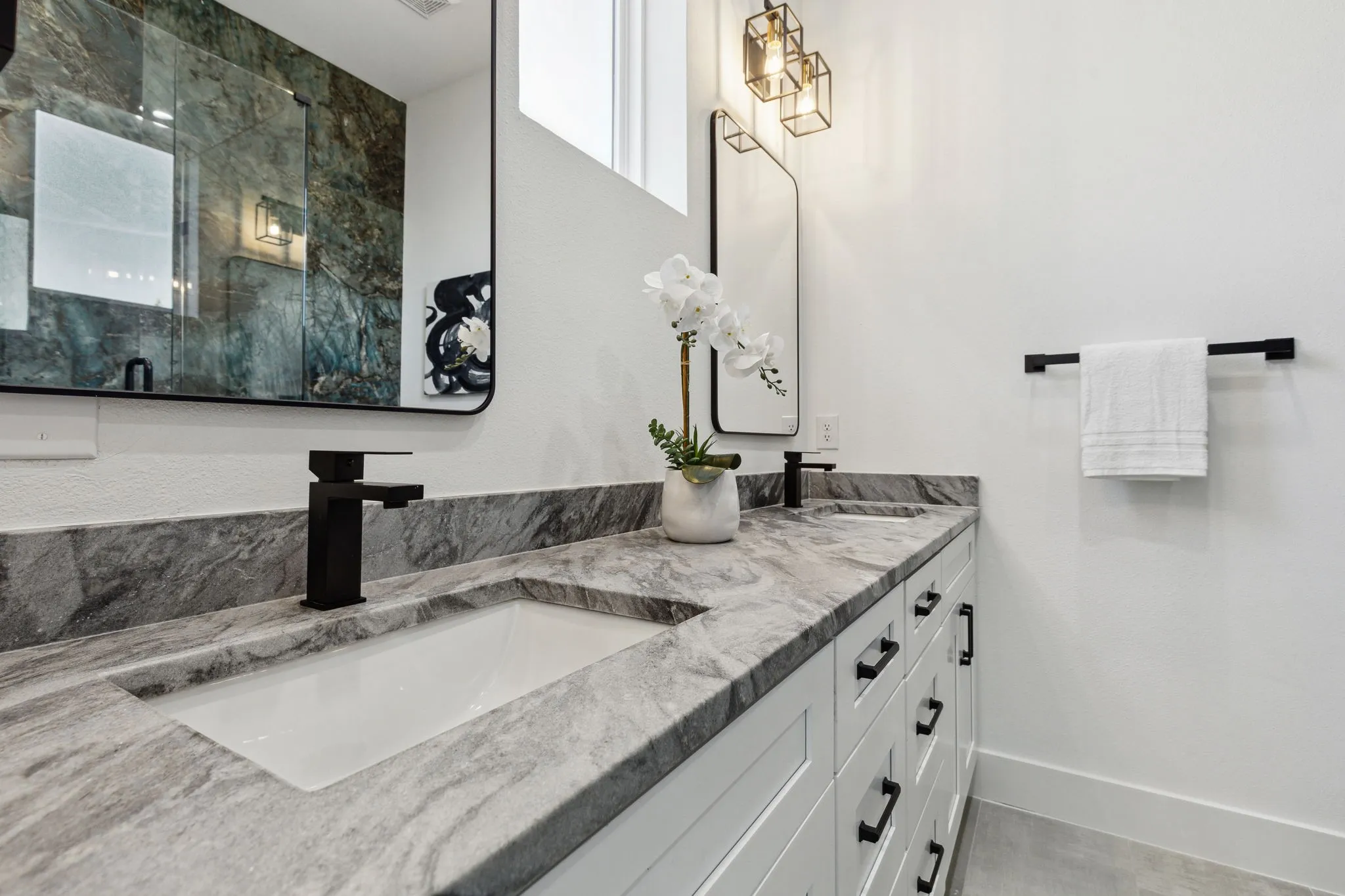 Condominium For Rent in Dallas County , 426 Melba Street 101, Dallas, Texas 75208, 3 Bedroom, 4 Bathroom, 2 Garage spaces, 2,025 Sqft, built in 2022, mls#21392230, Real Estate Agent in Dallas, Homes For Rent in Dallas county, Homes For Rent in Dallas, Realtor in Dallas Texas, Real Estate Brokerage Independent Realty Texas, Luminita Cordes Realtor