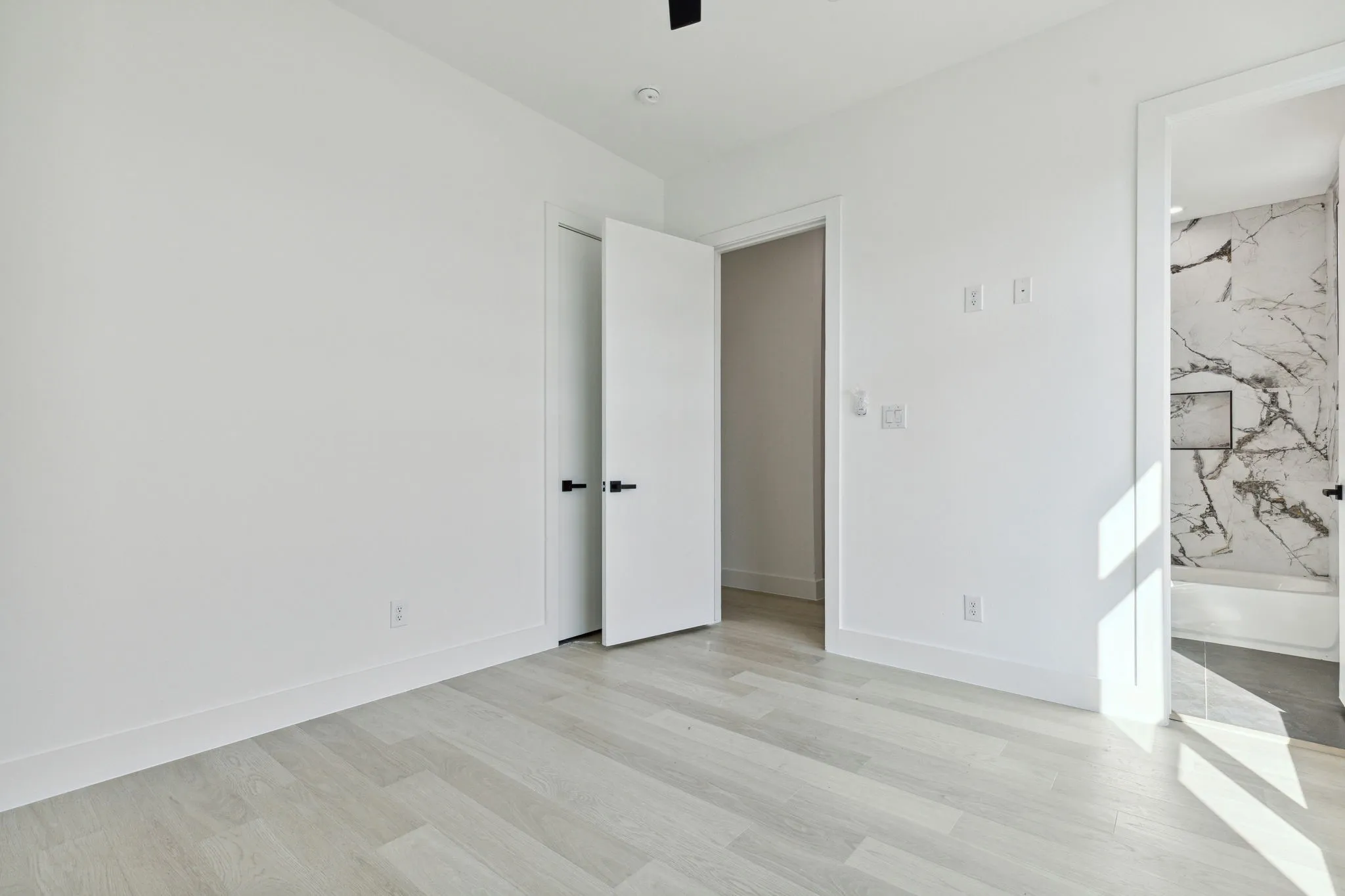 Condominium For Rent in Dallas County , 426 Melba Street 101, Dallas, Texas 75208, 3 Bedroom, 4 Bathroom, 2 Garage spaces, 2,025 Sqft, built in 2022, mls#21392230, Real Estate Agent in Dallas, Homes For Rent in Dallas county, Homes For Rent in Dallas, Realtor in Dallas Texas, Real Estate Brokerage Independent Realty Texas, Luminita Cordes Realtor