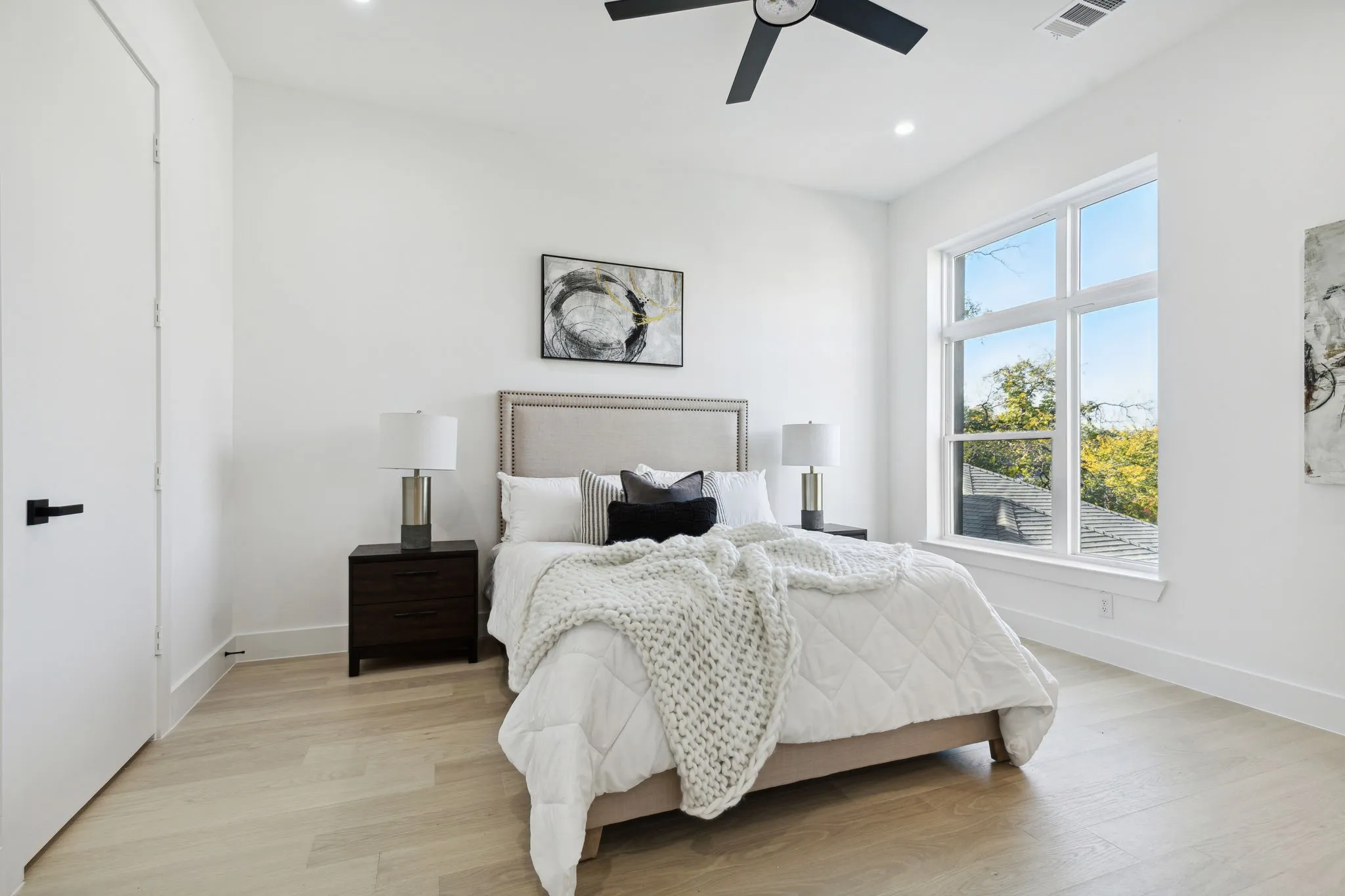 Condominium For Rent in Dallas County , 426 Melba Street 101, Dallas, Texas 75208, 3 Bedroom, 4 Bathroom, 2 Garage spaces, 2,025 Sqft, built in 2022, mls#21392230, Real Estate Agent in Dallas, Homes For Rent in Dallas county, Homes For Rent in Dallas, Realtor in Dallas Texas, Real Estate Brokerage Independent Realty Texas, Luminita Cordes Realtor