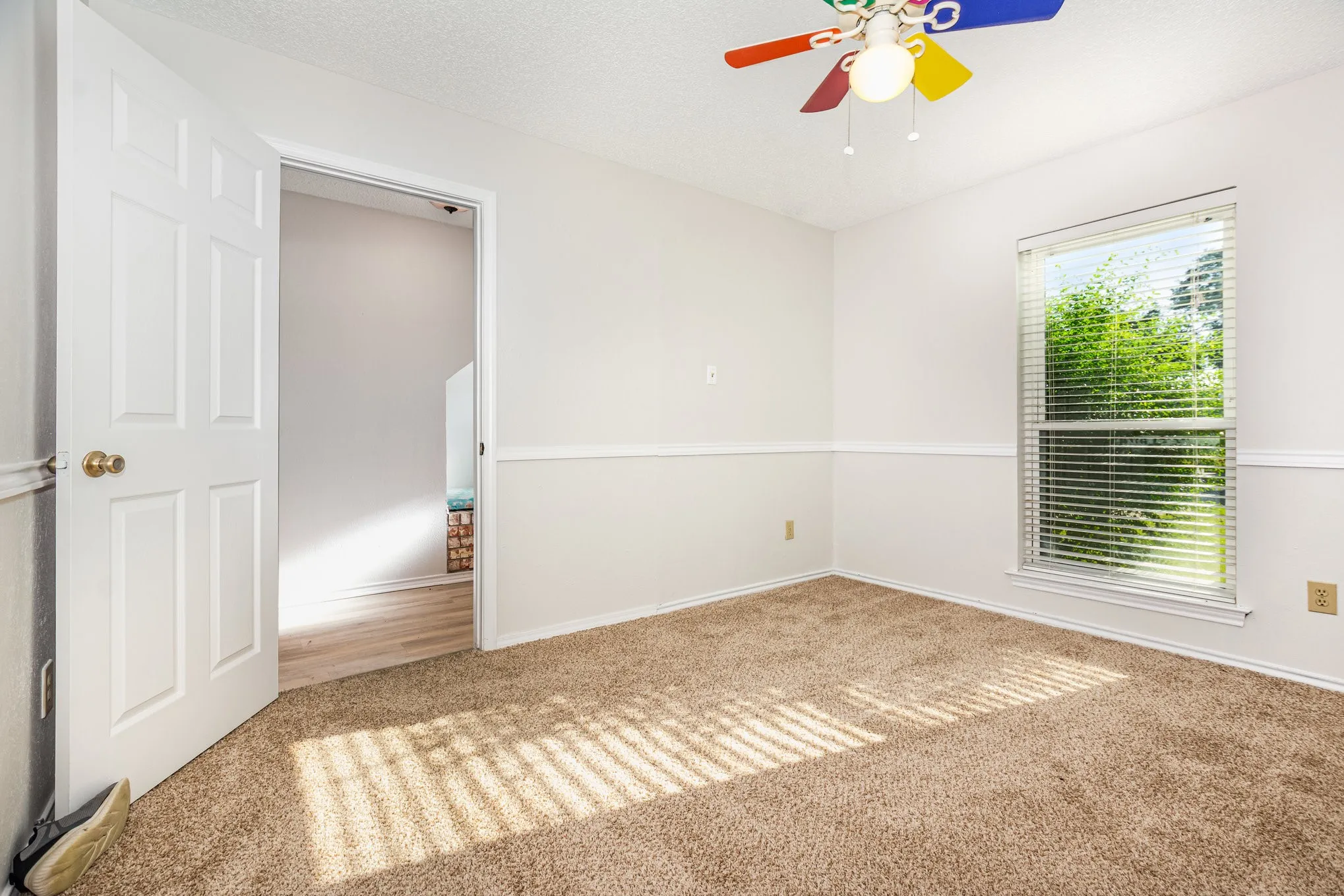 Single Family Residence For Sale in Denton County , 586 Abilene Drive, Lewisville, Texas 75067, 4 Bedroom, 2 Bathroom, 2 Garage spaces, 1,980 Sqft, built in 1980, mls#21393257, Real Estate Agent in Lewisville, Homes For Sale in Denton county, Homes For Sale in Lewisville, Realtor in Lewisville Texas, Real Estate Brokerage Independent Realty Texas, Luminita Cordes Realtor