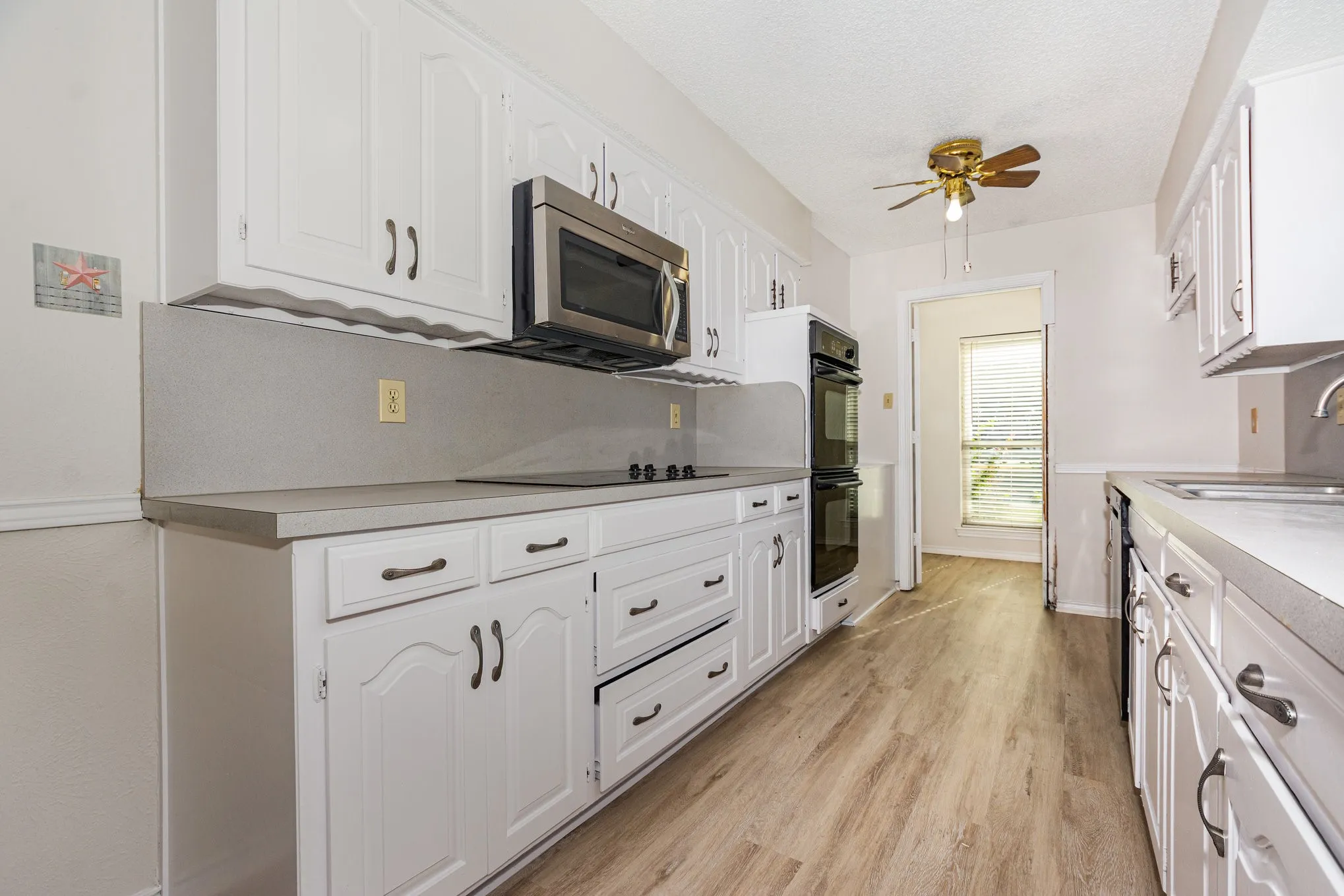 Single Family Residence For Sale in Denton County , 586 Abilene Drive, Lewisville, Texas 75067, 4 Bedroom, 2 Bathroom, 2 Garage spaces, 1,980 Sqft, built in 1980, mls#21393257, Real Estate Agent in Lewisville, Homes For Sale in Denton county, Homes For Sale in Lewisville, Realtor in Lewisville Texas, Real Estate Brokerage Independent Realty Texas, Luminita Cordes Realtor