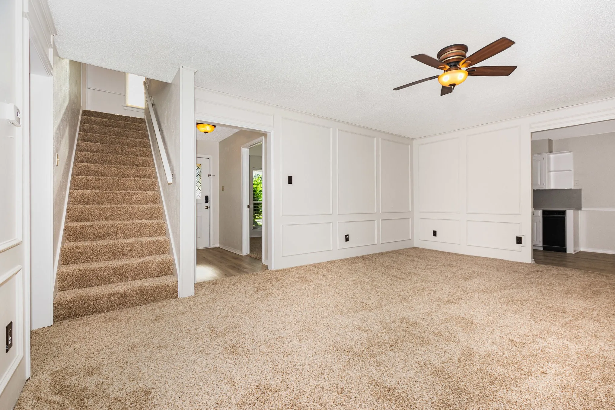 Single Family Residence For Sale in Denton County , 586 Abilene Drive, Lewisville, Texas 75067, 4 Bedroom, 2 Bathroom, 2 Garage spaces, 1,980 Sqft, built in 1980, mls#21393257, Real Estate Agent in Lewisville, Homes For Sale in Denton county, Homes For Sale in Lewisville, Realtor in Lewisville Texas, Real Estate Brokerage Independent Realty Texas, Luminita Cordes Realtor