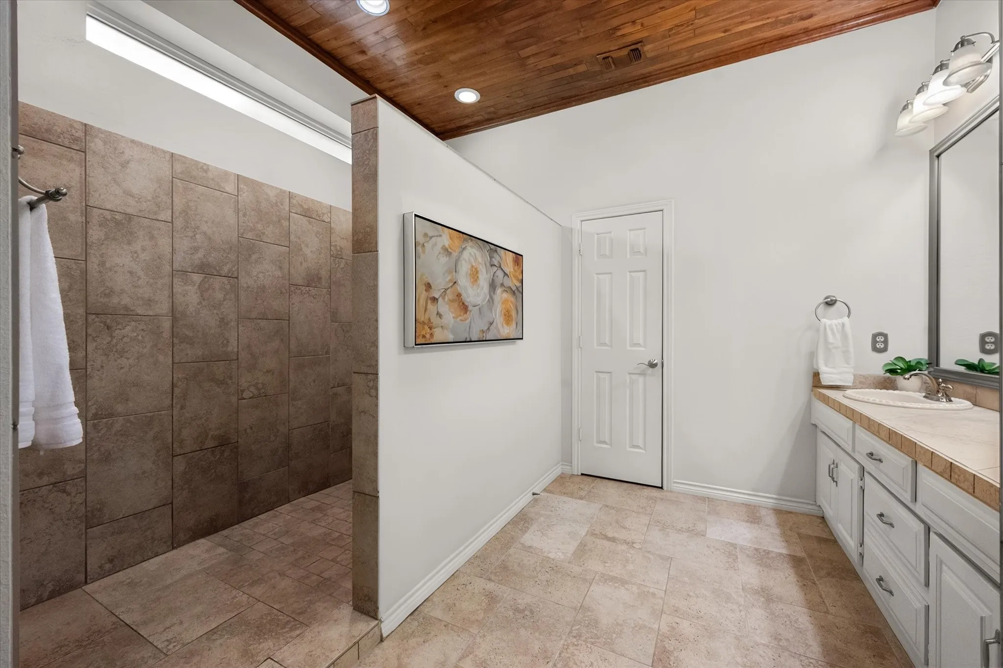 Single Family Residence For Sale in Tarrant County , 2109 Van Hook Court, Arlington, Texas 76013, 4 Bedroom, 4 Bathroom, 2 Garage spaces, 2,828 Sqft, built in 1981, mls#21382762, Real Estate Agent in Arlington, Homes For Sale in Tarrant county, Homes For Sale in Arlington, Realtor in Arlington Texas, Real Estate Brokerage Independent Realty Texas, Luminita Cordes Realtor