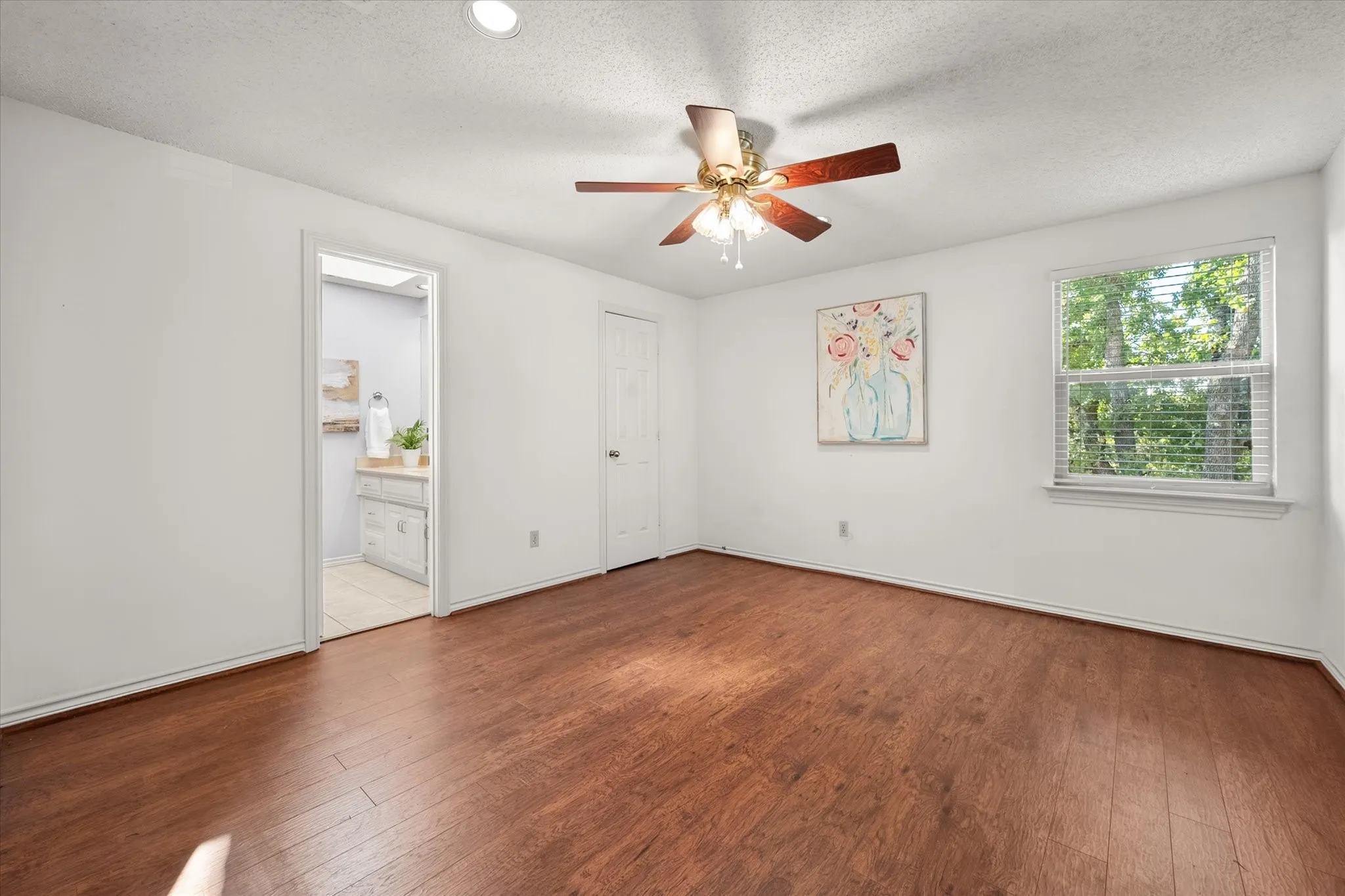 Not pictured is a small built in desk.