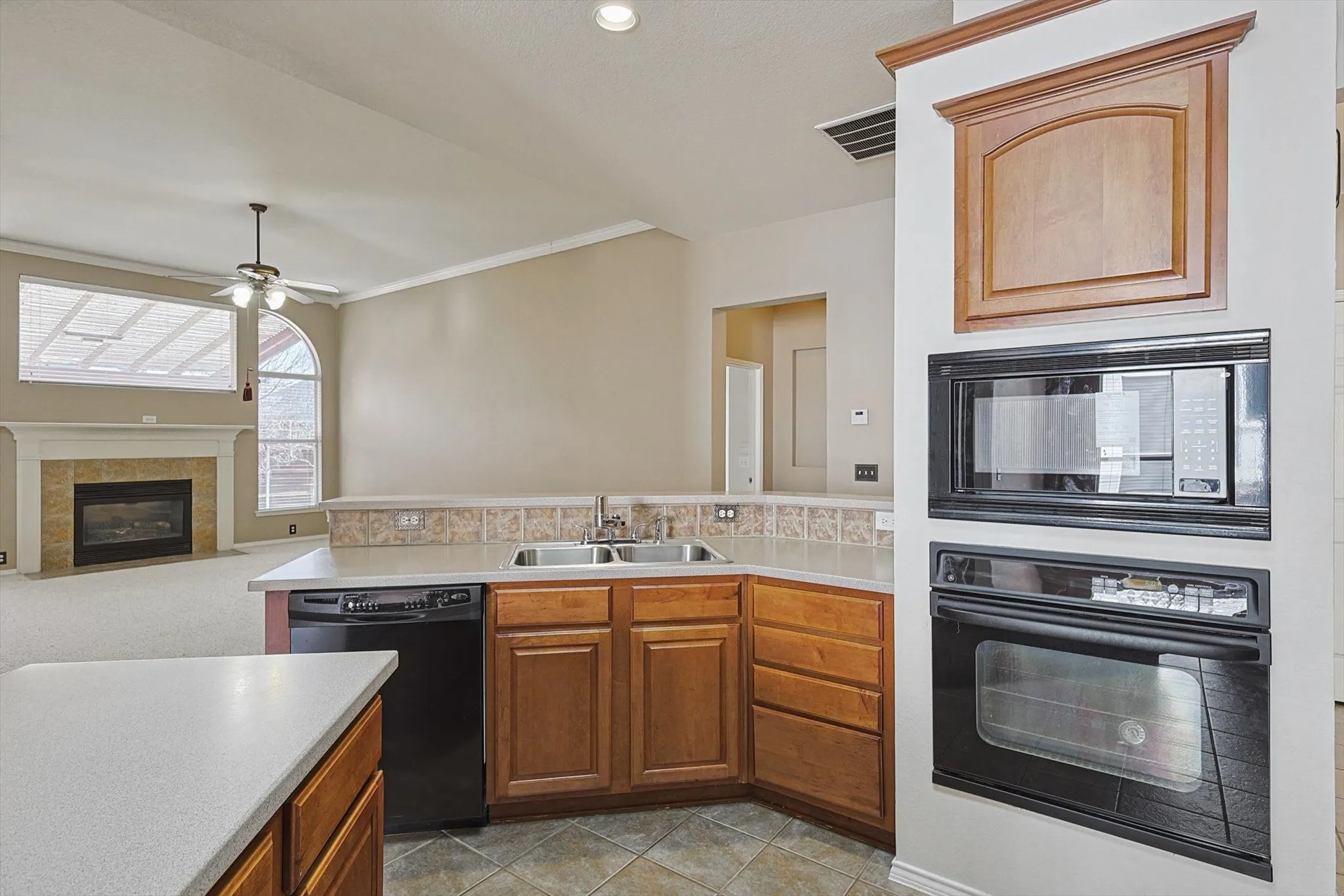 Single Family Residence For Rent in Collin County , 6920 Emerald Coast Drive, Plano, Texas 75074, 4 Bedroom, 3 Bathroom, 2 Garage spaces, 2,564 Sqft, built in 2001, mls#21392001, Real Estate Agent in Plano, Homes For Rent in Collin county, Homes For Rent in Plano, Realtor in Plano Texas, Real Estate Brokerage Independent Realty Texas, Luminita Cordes Realtor