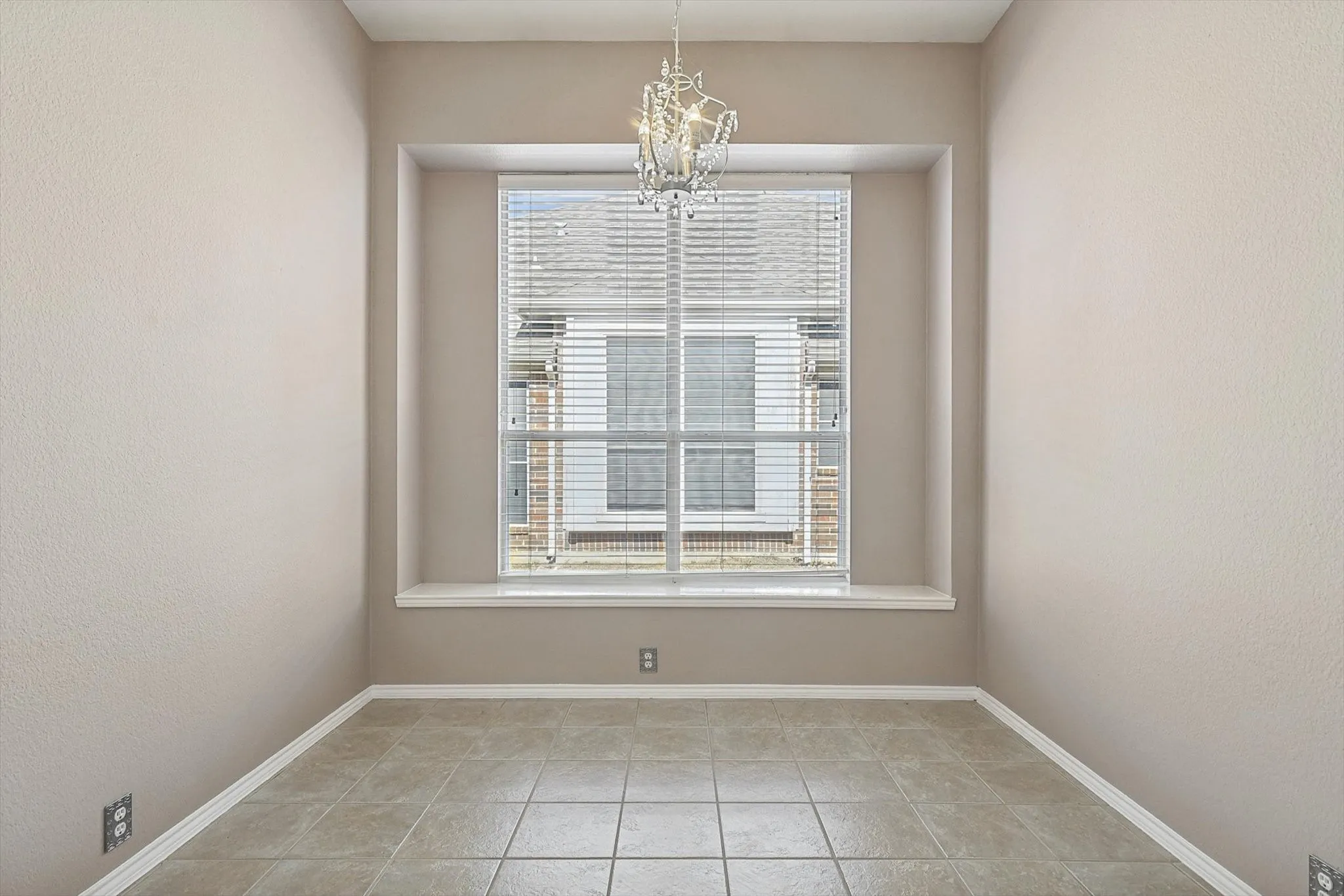 Single Family Residence For Rent in Collin County , 6920 Emerald Coast Drive, Plano, Texas 75074, 4 Bedroom, 3 Bathroom, 2 Garage spaces, 2,564 Sqft, built in 2001, mls#21392001, Real Estate Agent in Plano, Homes For Rent in Collin county, Homes For Rent in Plano, Realtor in Plano Texas, Real Estate Brokerage Independent Realty Texas, Luminita Cordes Realtor