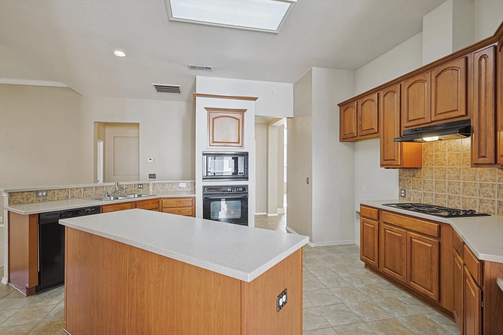 Single Family Residence For Rent in Collin County , 6920 Emerald Coast Drive, Plano, Texas 75074, 4 Bedroom, 3 Bathroom, 2 Garage spaces, 2,564 Sqft, built in 2001, mls#21392001, Real Estate Agent in Plano, Homes For Rent in Collin county, Homes For Rent in Plano, Realtor in Plano Texas, Real Estate Brokerage Independent Realty Texas, Luminita Cordes Realtor