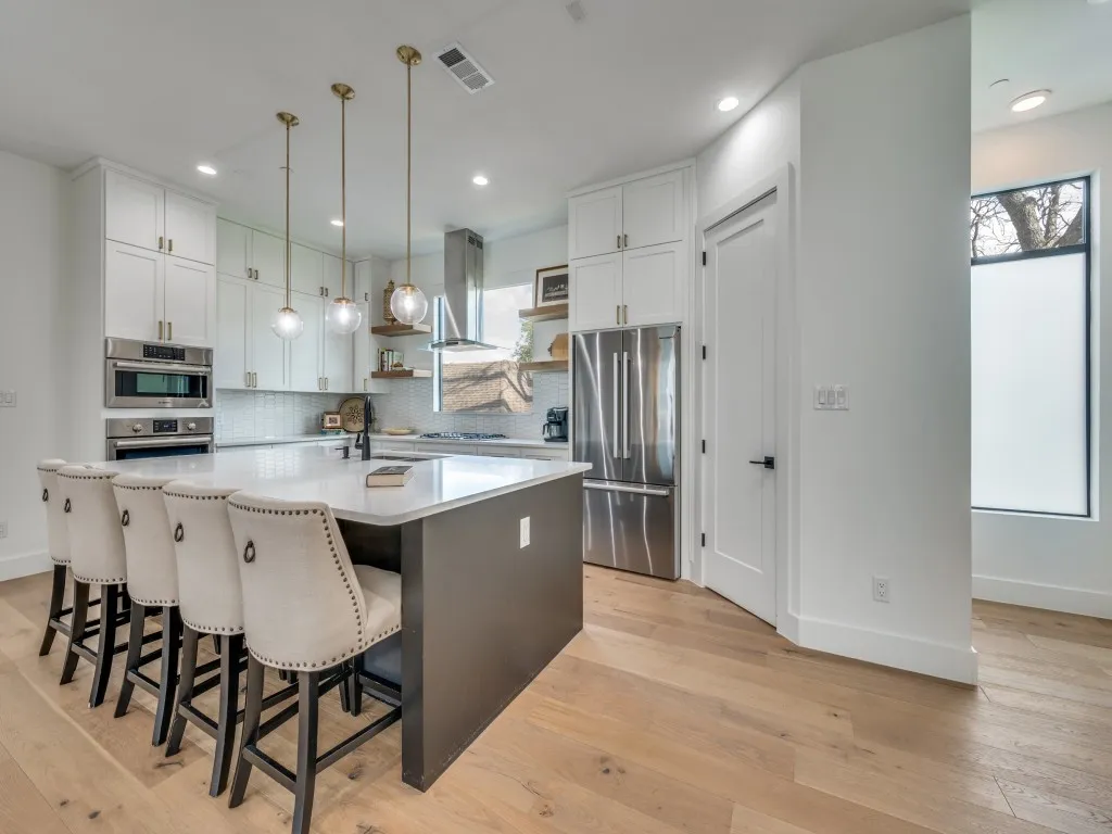 Condominium For Sale in Dallas County , 2315 Kirby Street B, Dallas, Texas 75204, 3 Bedroom, 4 Bathroom, 2 Garage spaces, 2,464 Sqft, built in 2021, mls#21393273, Real Estate Agent in Dallas, Homes For Sale in Dallas county, Homes For Sale in Dallas, Realtor in Dallas Texas, Real Estate Brokerage Independent Realty Texas, Luminita Cordes Realtor