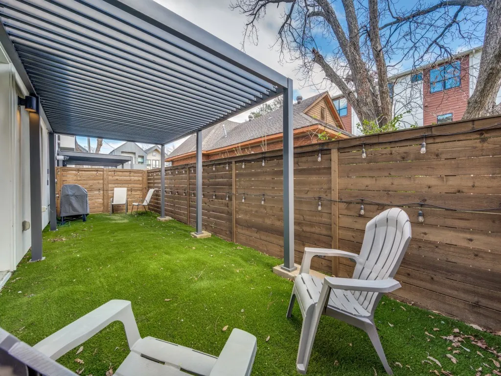Condominium For Sale in Dallas County , 2315 Kirby Street B, Dallas, Texas 75204, 3 Bedroom, 4 Bathroom, 2 Garage spaces, 2,464 Sqft, built in 2021, mls#21393273, Real Estate Agent in Dallas, Homes For Sale in Dallas county, Homes For Sale in Dallas, Realtor in Dallas Texas, Real Estate Brokerage Independent Realty Texas, Luminita Cordes Realtor