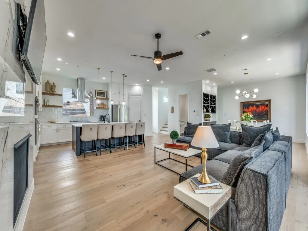 Condominium For Sale in Dallas County , 2315 Kirby Street B, Dallas, Texas 75204, 3 Bedroom, 4 Bathroom, 2 Garage spaces, 2,464 Sqft, built in 2021, mls#21393273, Real Estate Agent in Dallas, Homes For Sale in Dallas county, Homes For Sale in Dallas, Realtor in Dallas Texas, Real Estate Brokerage Independent Realty Texas, Luminita Cordes Realtor