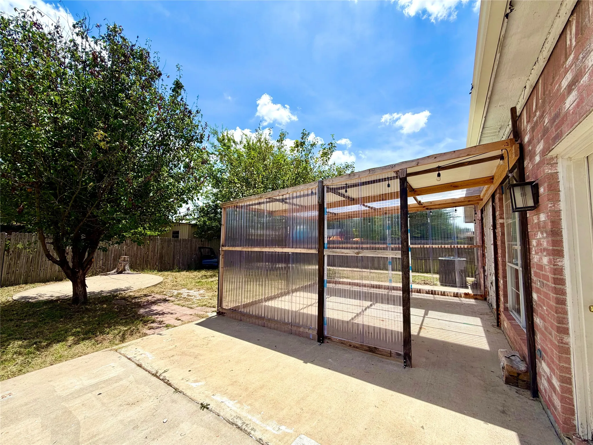 Single Family Residence For Rent in Dallas County , 5408 Dove Drive, Dallas, Texas 75236, 4 Bedroom, 3 Bathroom, 2 Garage spaces, 2,389 Sqft, built in 2001, mls#21393292, Real Estate Agent in Dallas, Homes For Rent in Dallas county, Homes For Rent in Dallas, Realtor in Dallas Texas, Real Estate Brokerage Independent Realty Texas, Luminita Cordes Realtor