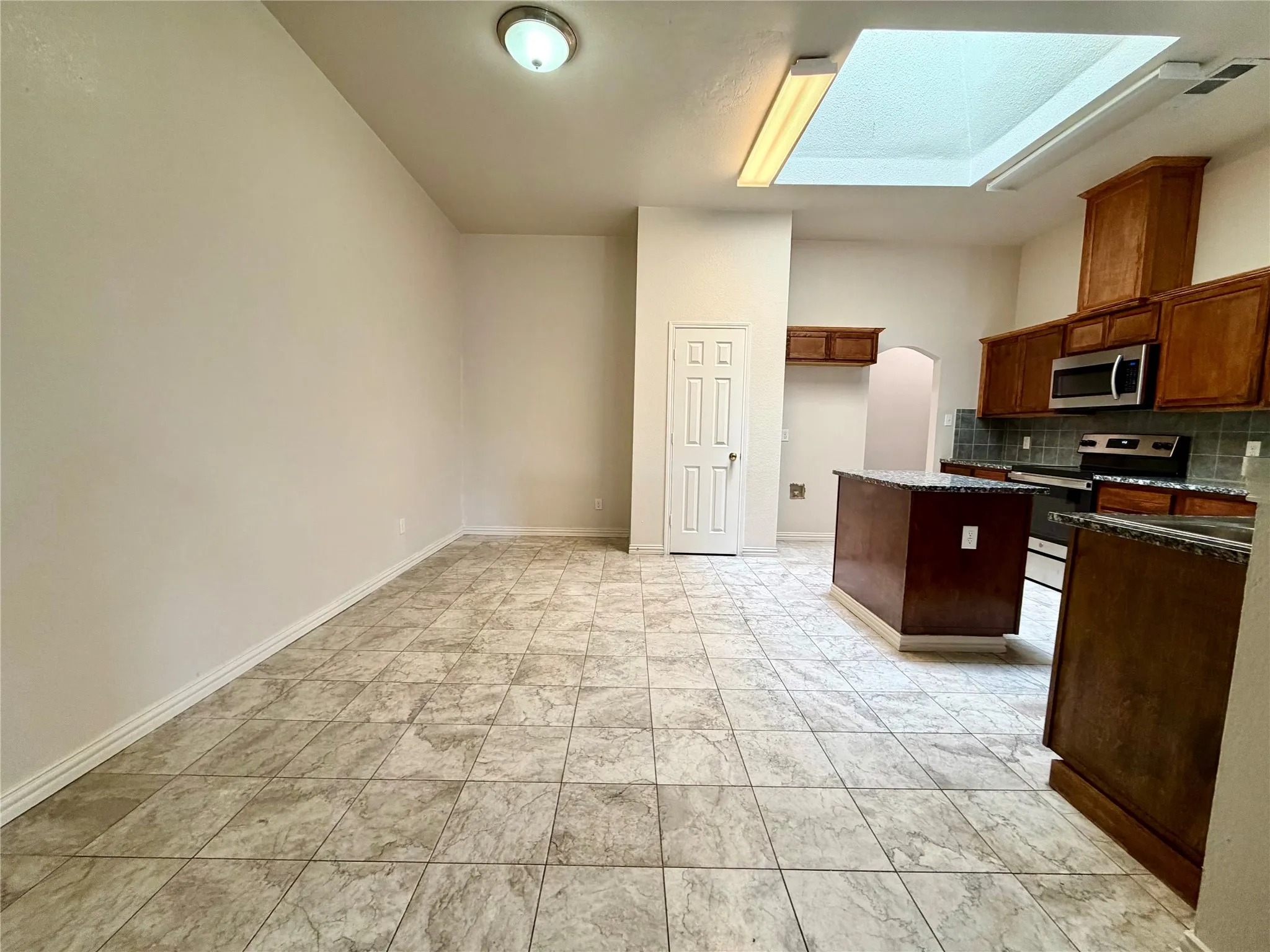 Single Family Residence For Rent in Dallas County , 5408 Dove Drive, Dallas, Texas 75236, 4 Bedroom, 3 Bathroom, 2 Garage spaces, 2,389 Sqft, built in 2001, mls#21393292, Real Estate Agent in Dallas, Homes For Rent in Dallas county, Homes For Rent in Dallas, Realtor in Dallas Texas, Real Estate Brokerage Independent Realty Texas, Luminita Cordes Realtor