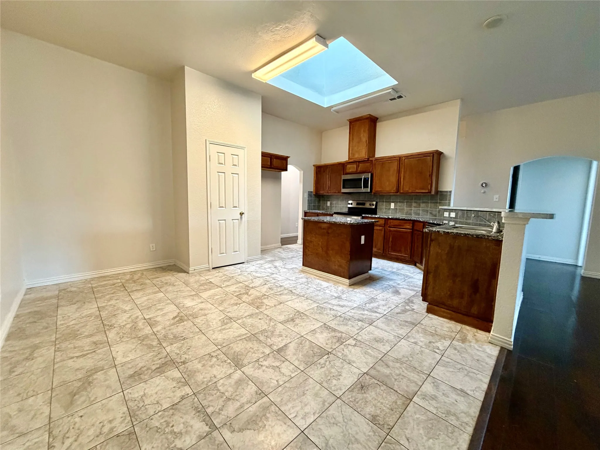 Single Family Residence For Rent in Dallas County , 5408 Dove Drive, Dallas, Texas 75236, 4 Bedroom, 3 Bathroom, 2 Garage spaces, 2,389 Sqft, built in 2001, mls#21393292, Real Estate Agent in Dallas, Homes For Rent in Dallas county, Homes For Rent in Dallas, Realtor in Dallas Texas, Real Estate Brokerage Independent Realty Texas, Luminita Cordes Realtor