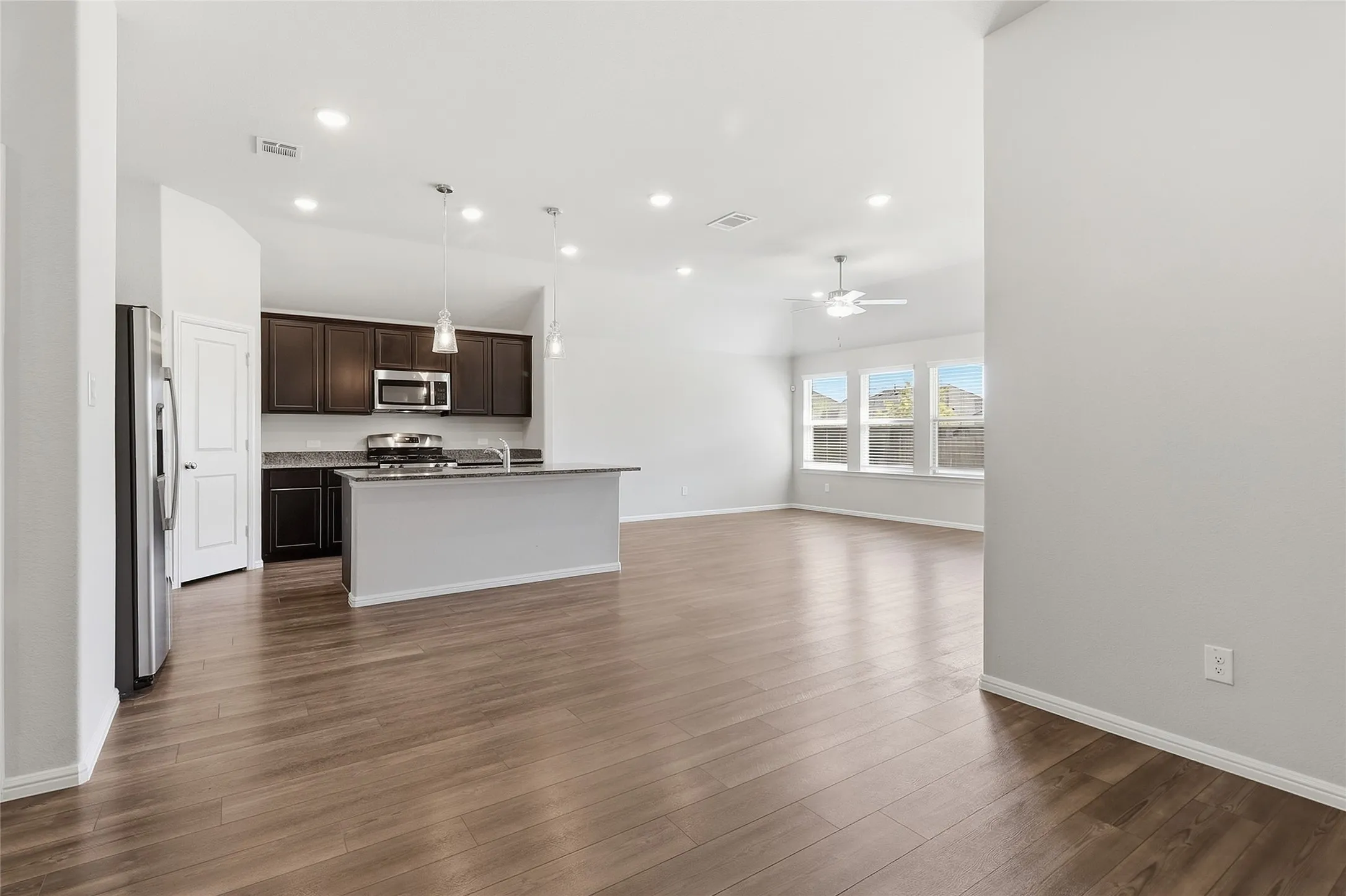 Single Family Residence For Rent in Collin County , 1416 Avalon Court, Celina, Texas 75009, 4 Bedroom, 2 Bathroom, 2 Garage spaces, 1,902 Sqft, built in 2024, mls#21393300, Real Estate Agent in Celina, Homes For Rent in Collin county, Homes For Rent in Celina, Realtor in Celina Texas, Real Estate Brokerage Independent Realty Texas, Luminita Cordes Realtor