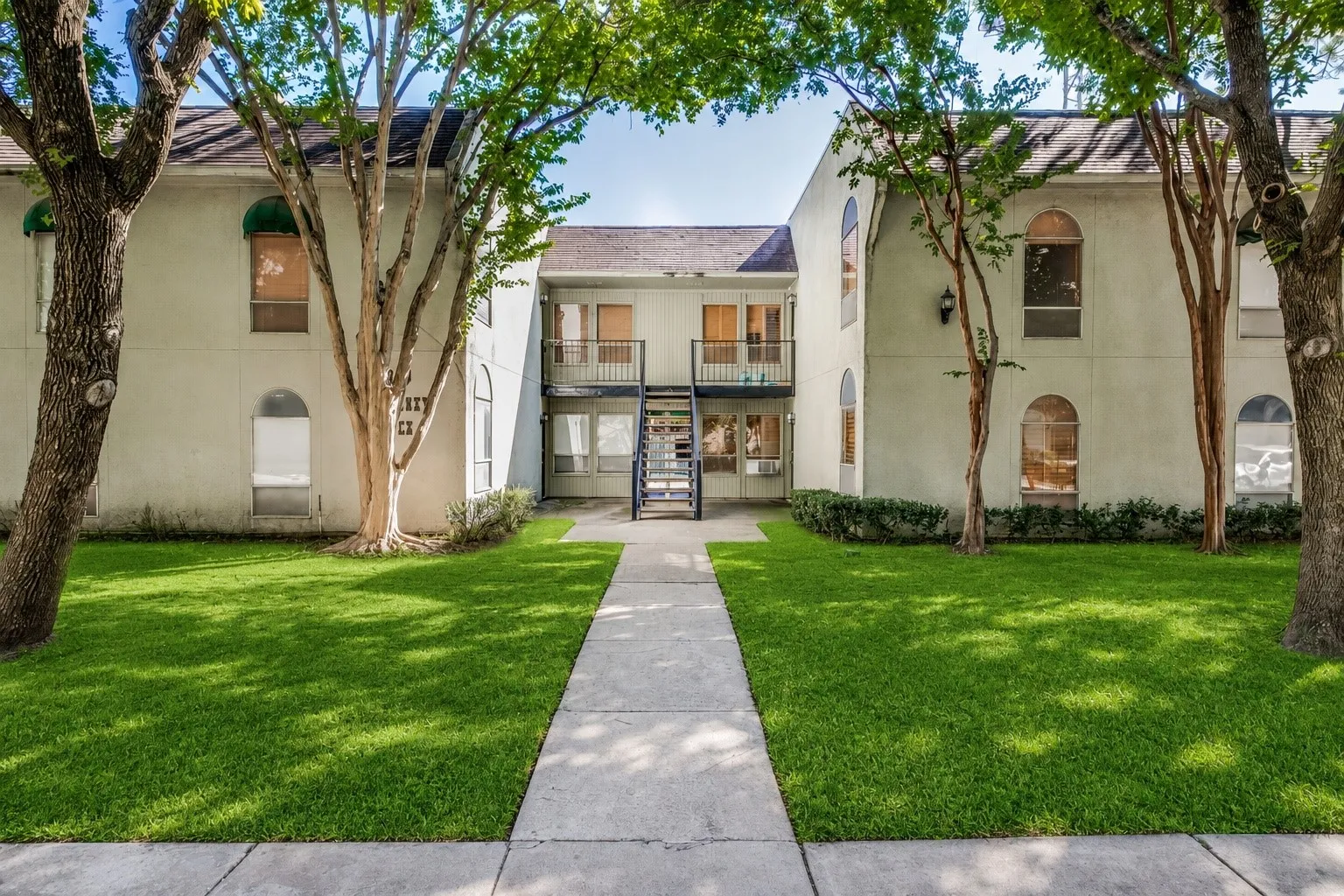 Condominium For Rent in Dallas County , 4810 Mckinney Avenue 104, Dallas, Texas 75205, 1 Bedroom, 1 Bathroom, Garage spaces, 728 Sqft, built in 1968, mls#21393303, Real Estate Agent in Dallas, Homes For Rent in Dallas county, Homes For Rent in Dallas, Realtor in Dallas Texas, Real Estate Brokerage Independent Realty Texas, Luminita Cordes Realtor